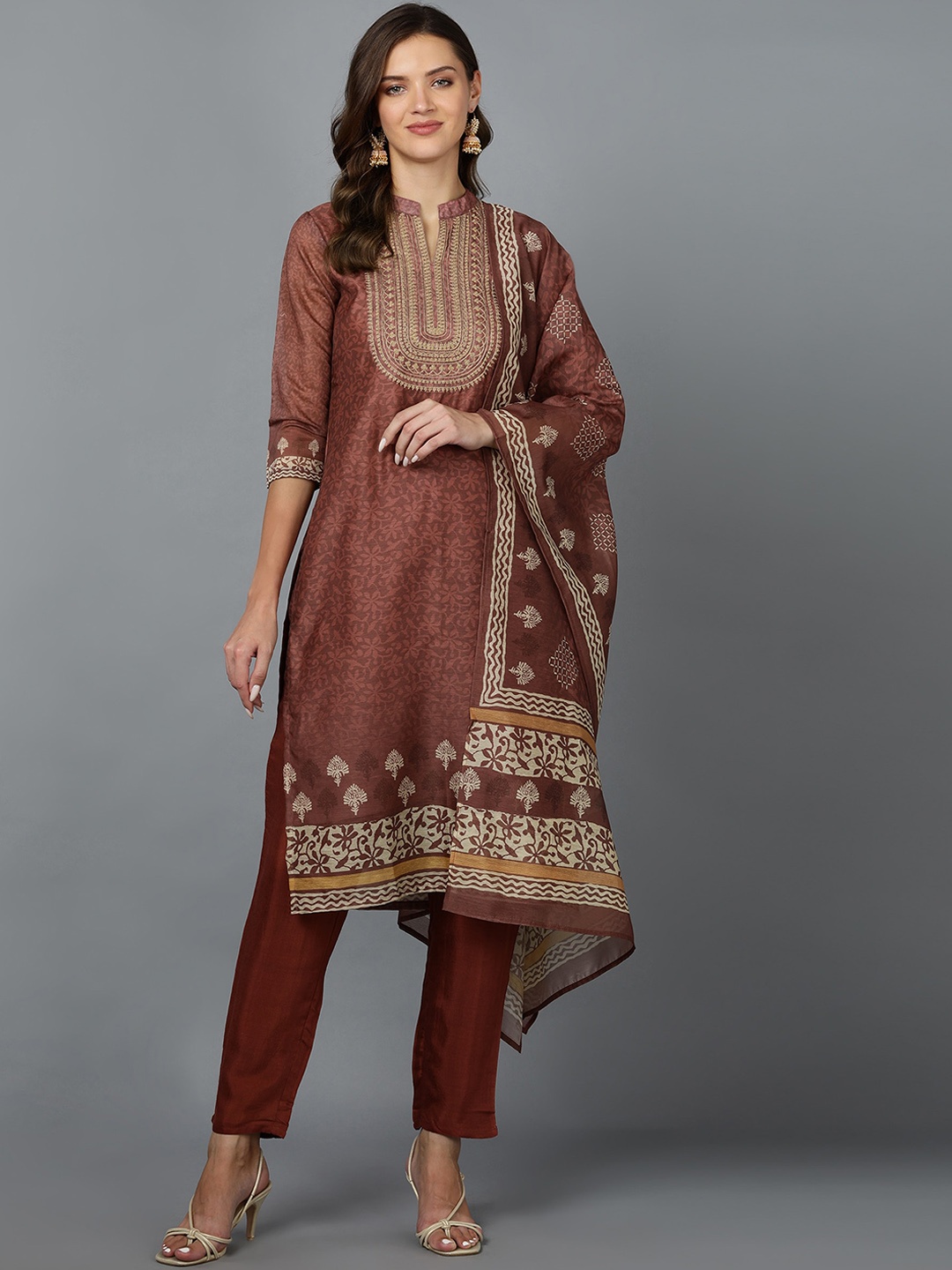 Bani Women Rust Ethnic Motifs Yoke Design Chanderi Silk Kurta with Trousers & With Dupatta
Bani Women Rust Ethnic Motifs Yoke Design Chanderi Silk Kurta with Trousers & With Dupatta