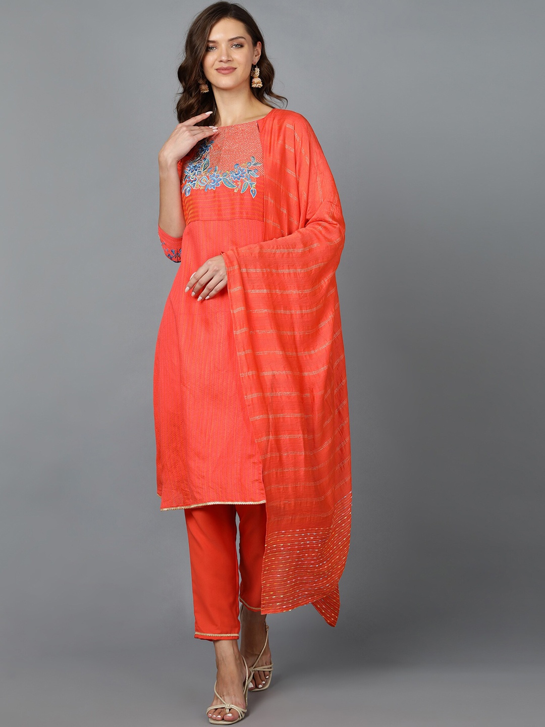 Bani Women Orange Floral Embroidered Chanderi Silk Kurta with Trousers & With Dupatta
Bani Women Orange Floral Embroidered Chanderi Silk Kurta with Trousers & With Dupatta