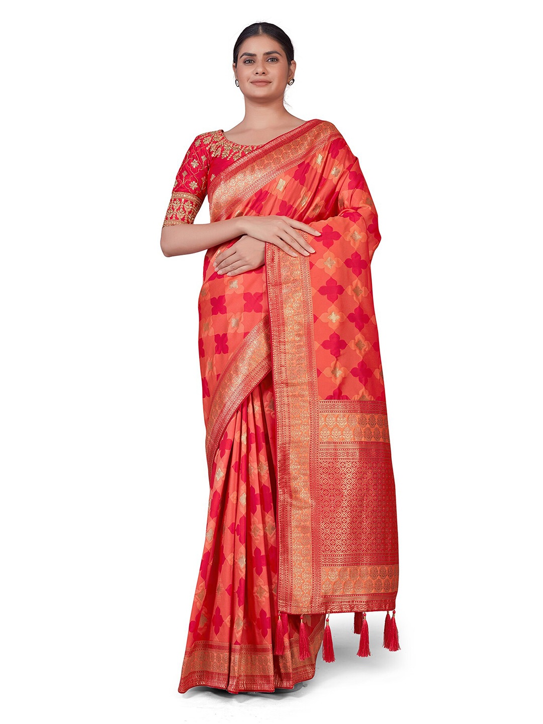 MONJOLIKA FASHION Peach-Coloured & Red Ethnic Motifs Zari Silk Blend Banarasi Saree