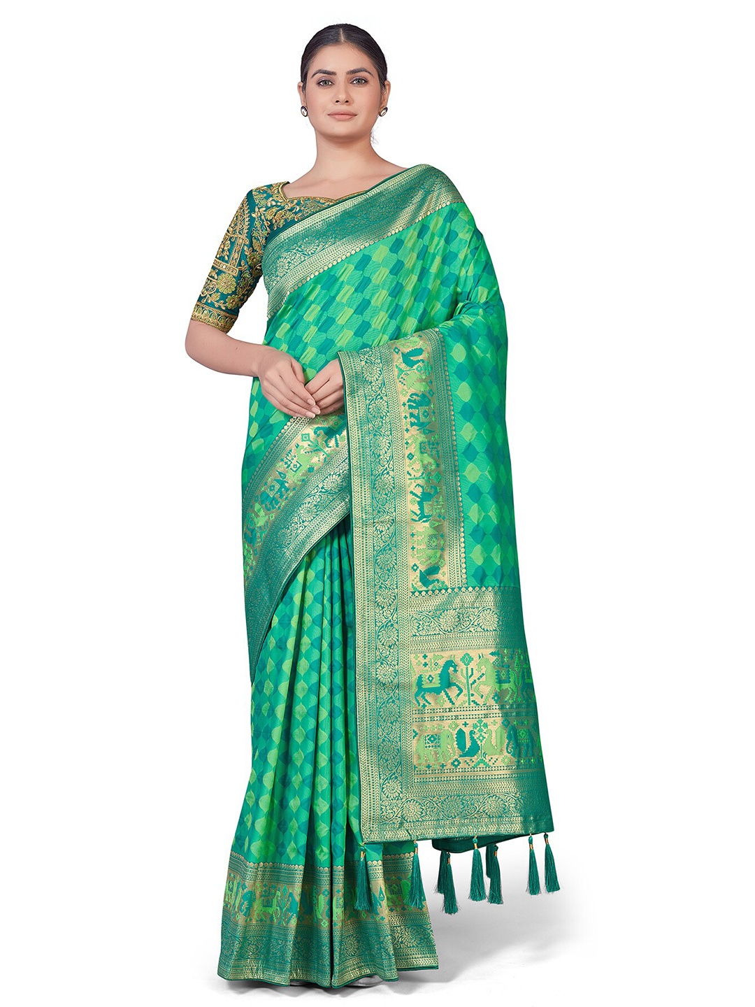 MONJOLIKA FASHION Sea Green & Gold-Toned Woven Design Zari Silk Blend Banarasi Saree
MONJOLIKA FASHION Sea Green & Gold-Toned Woven Design Zari Silk Blend Banarasi Saree