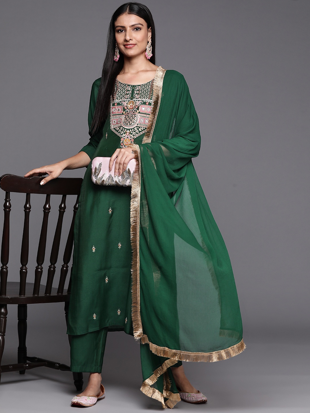 Varanga Women Green Ethnic Motifs Embroidered Gotta Patti Kurta with Trousers & With Dupatta
Varanga Women Green Ethnic Motifs Embroidered Gotta Patti Kurta with Trousers & With Dupatta