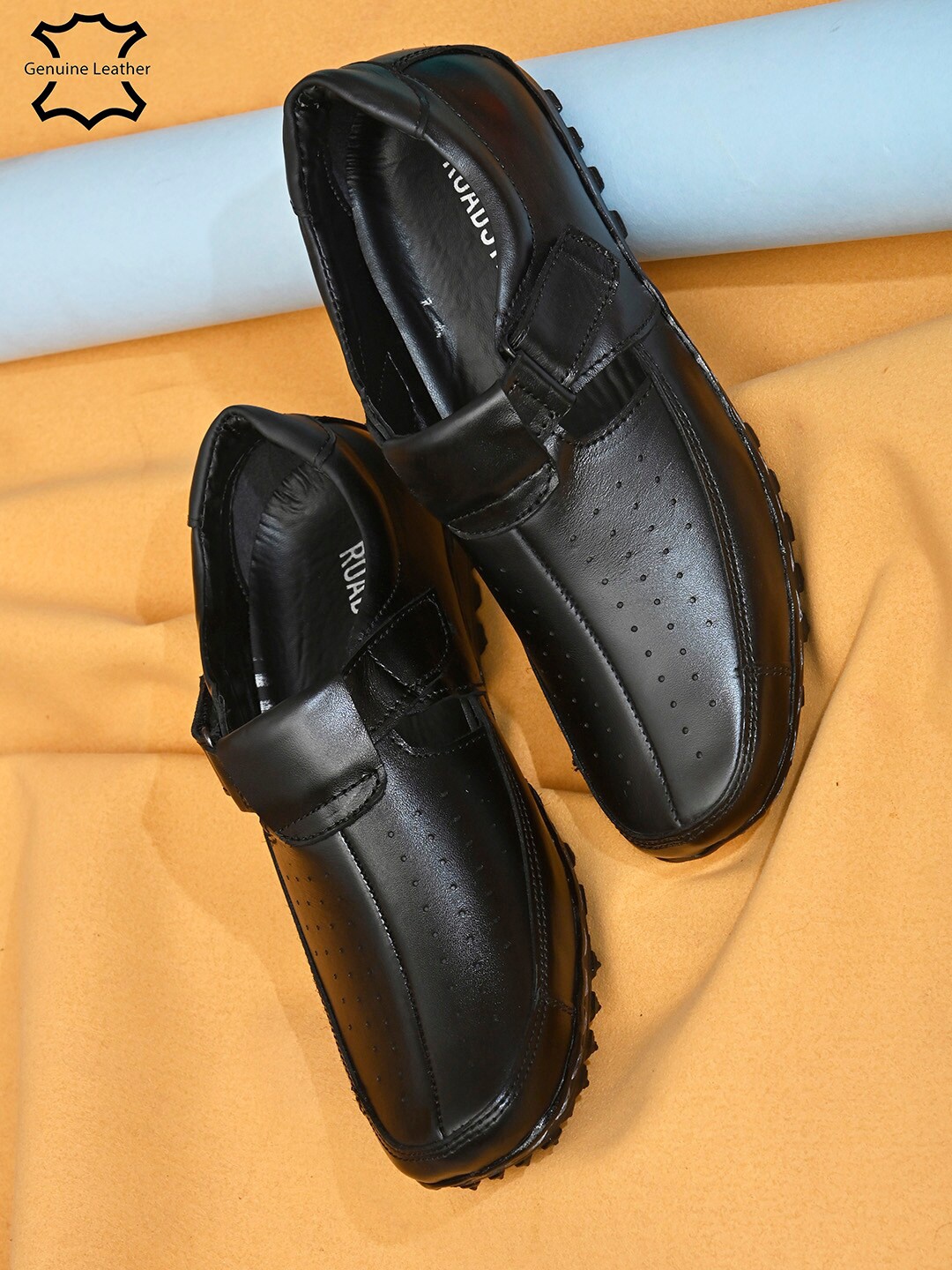 Roadster Men Leather Shoe-Style Sandals, Black