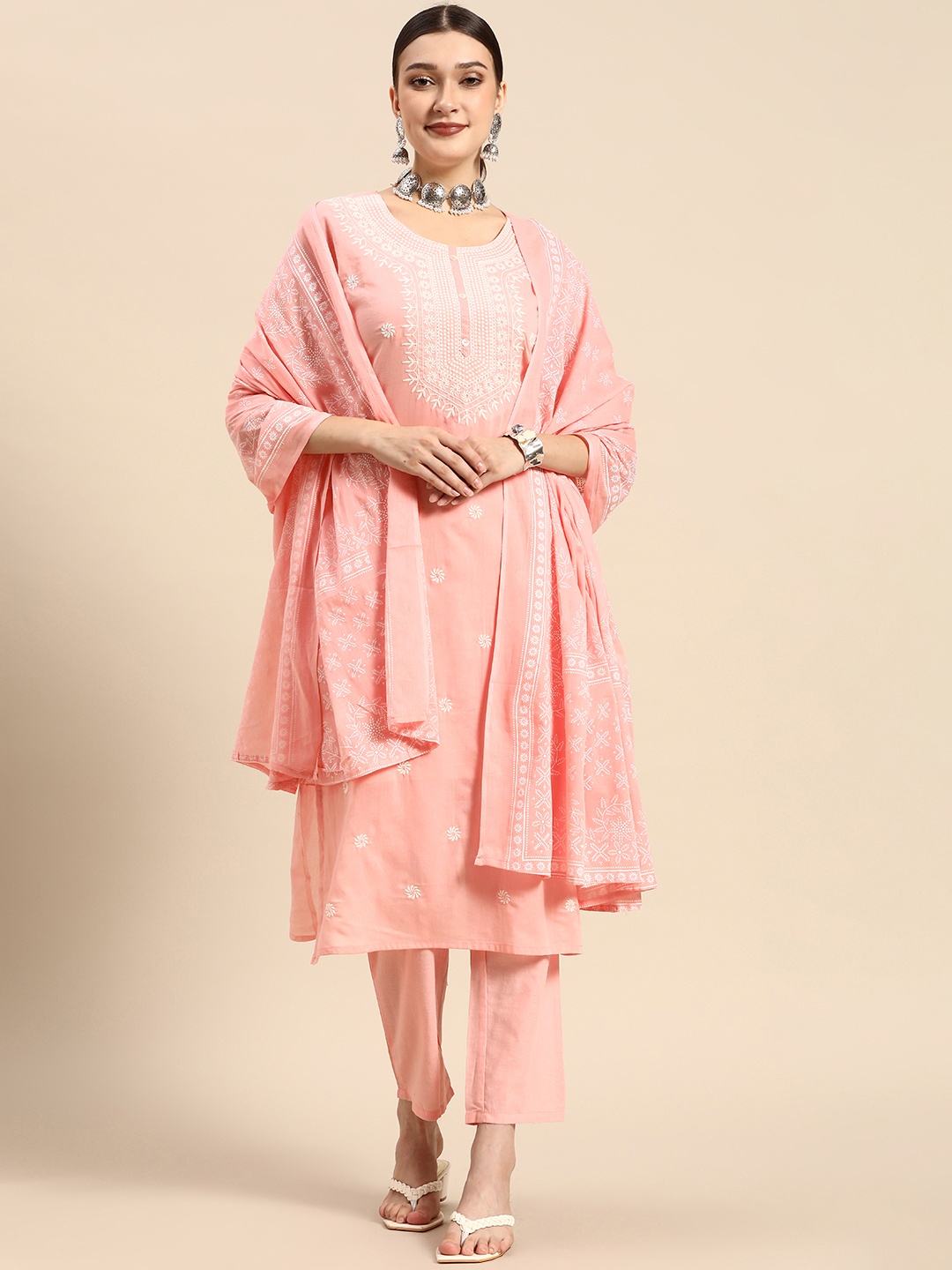Sangria Women Pink Embroidered Thread Work Pure Cotton Kurta with Trousers & With Dupatta
Sangria Women Pink Embroidered Thread Work Pure Cotton Kurta with Trousers & With Dupatta