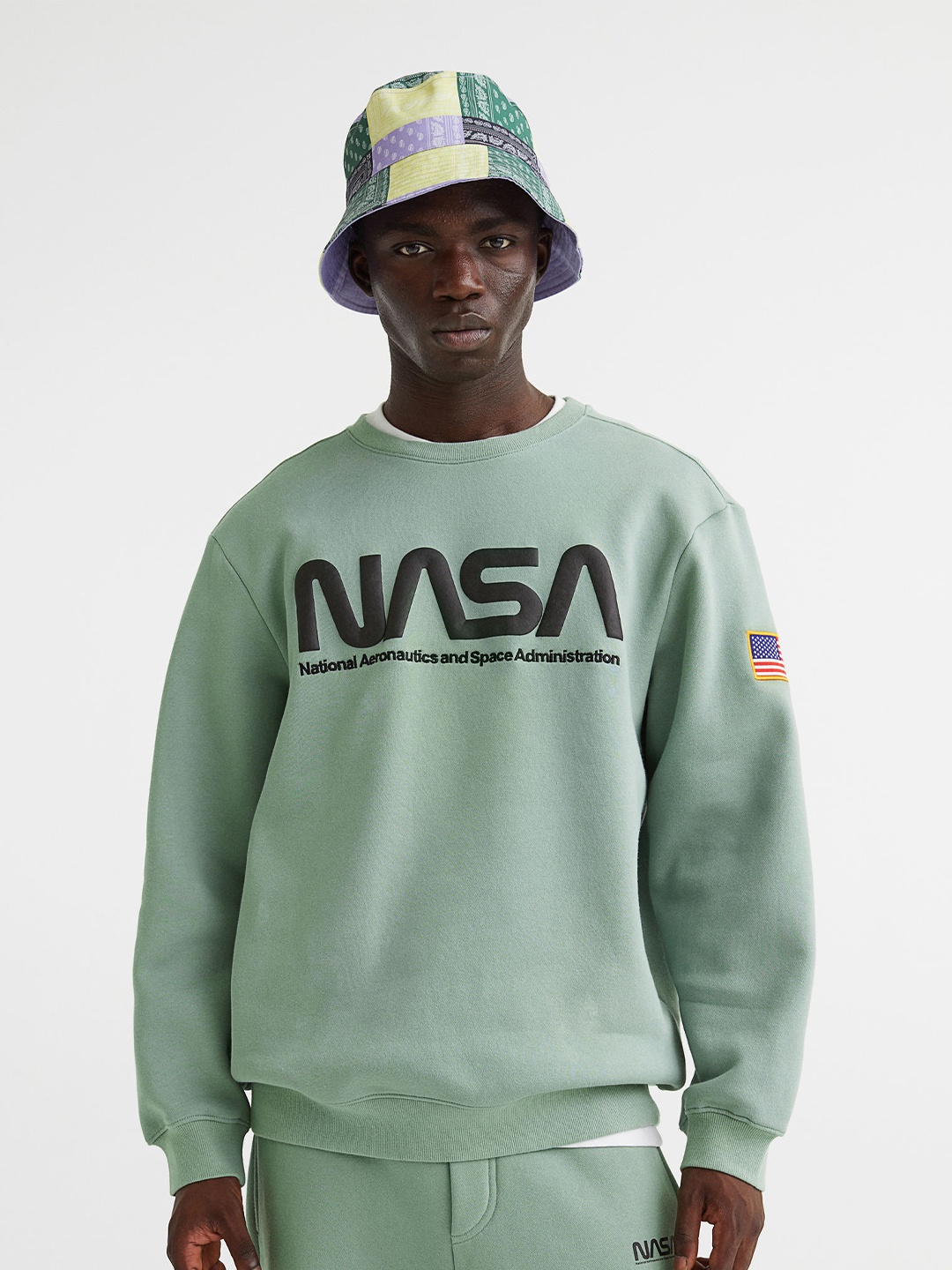 H&M Men Green & Black Printed Sweatshirt