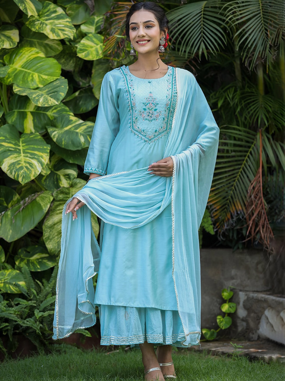 KAAJH Women Blue Ethnic Motifs Printed Pleated Pure Silk Kurta with Palazzos & With Dupatta
KAAJH Women Blue Ethnic Motifs Printed Pleated Pure Silk Kurta with Palazzos & With Dupatta