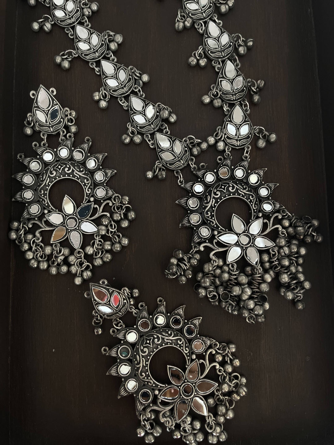 The Opal Factory Silver-Plated Oxidised Afghani Bohomian Mirror Jewellery Necklace Set
The Opal Factory Silver-Plated Oxidised Afghani Bohomian Mirror Jewellery Necklace Set