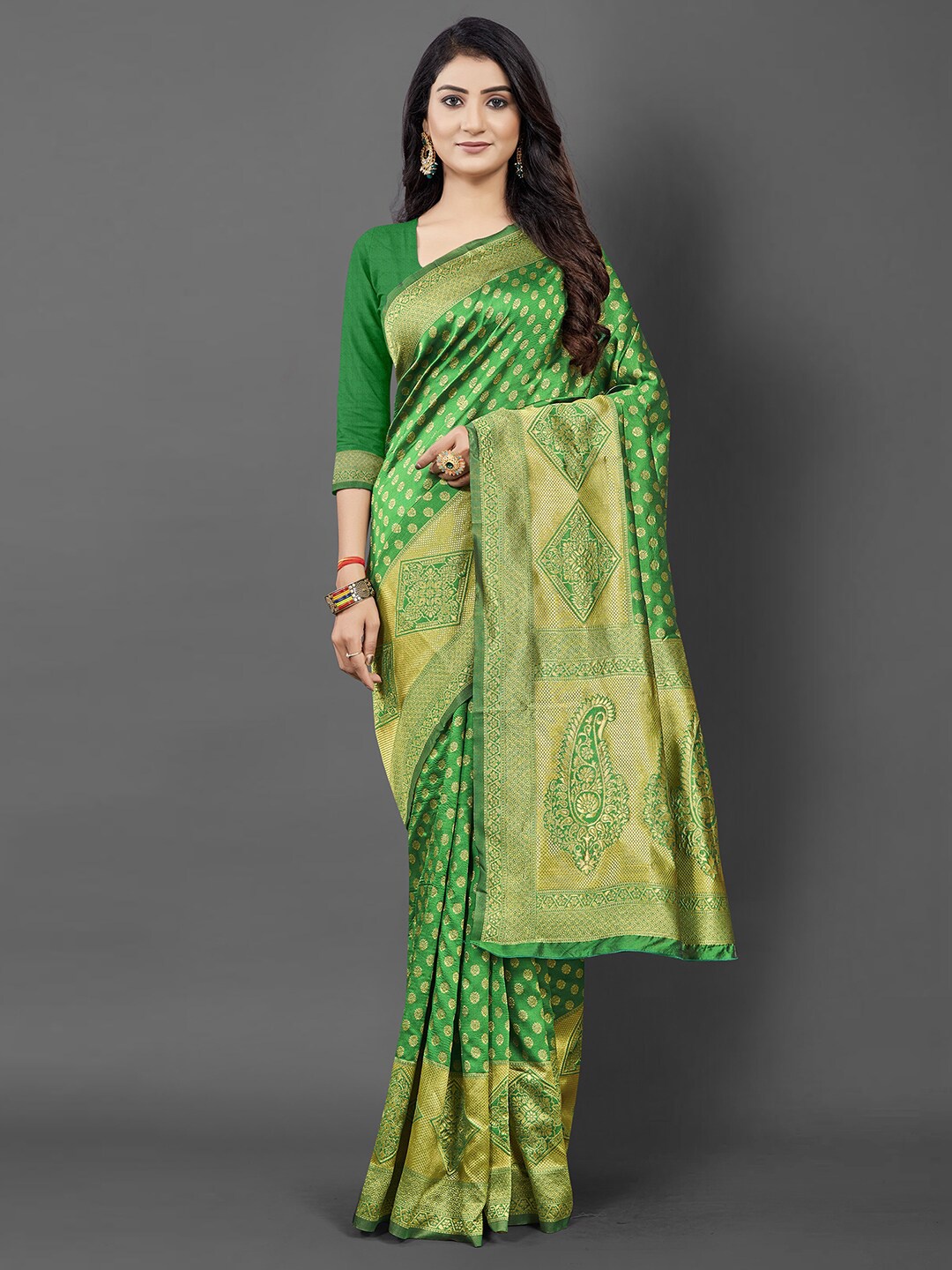 KALINI Green & Gold-Toned Woven Design Zari Silk Blend Banarasi Saree with Matching Blouse
KALINI Green & Gold-Toned Woven Design Zari Silk Blend Banarasi Saree with Matching Blouse