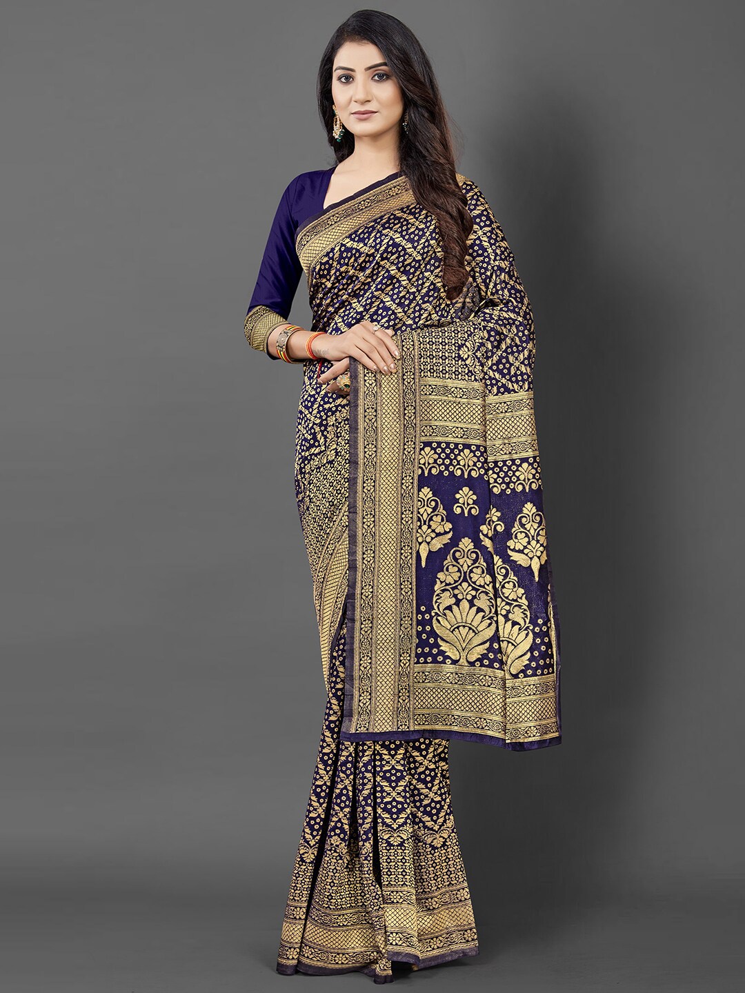 KALINI Navy Blue & Gold-Toned Ethnic Motifs Silk Blend Banarasi Saree with Matching Blouse
KALINI Navy Blue & Gold-Toned Ethnic Motifs Silk Blend Banarasi Saree with Matching Blouse