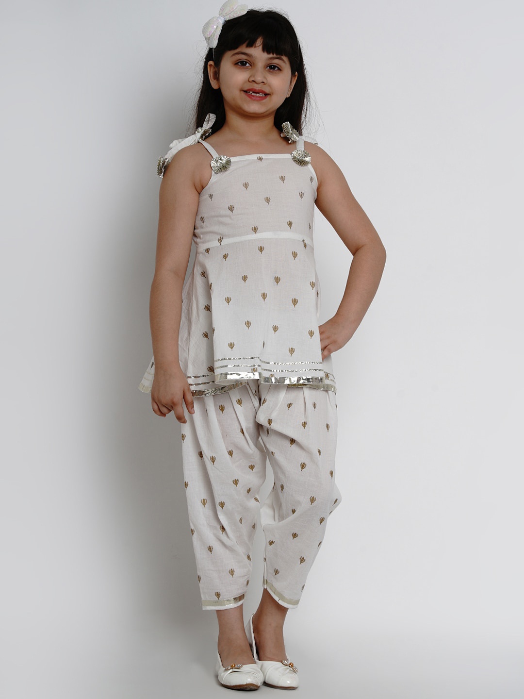 Bitiya by Bhama Girls Ethnic Motifs Printed Empire Pure Cotton Kurti with Salwar, Off white
Bitiya by Bhama Girls Ethnic Motifs Printed Empire Pure Cotton Kurti with Salwar, Off white