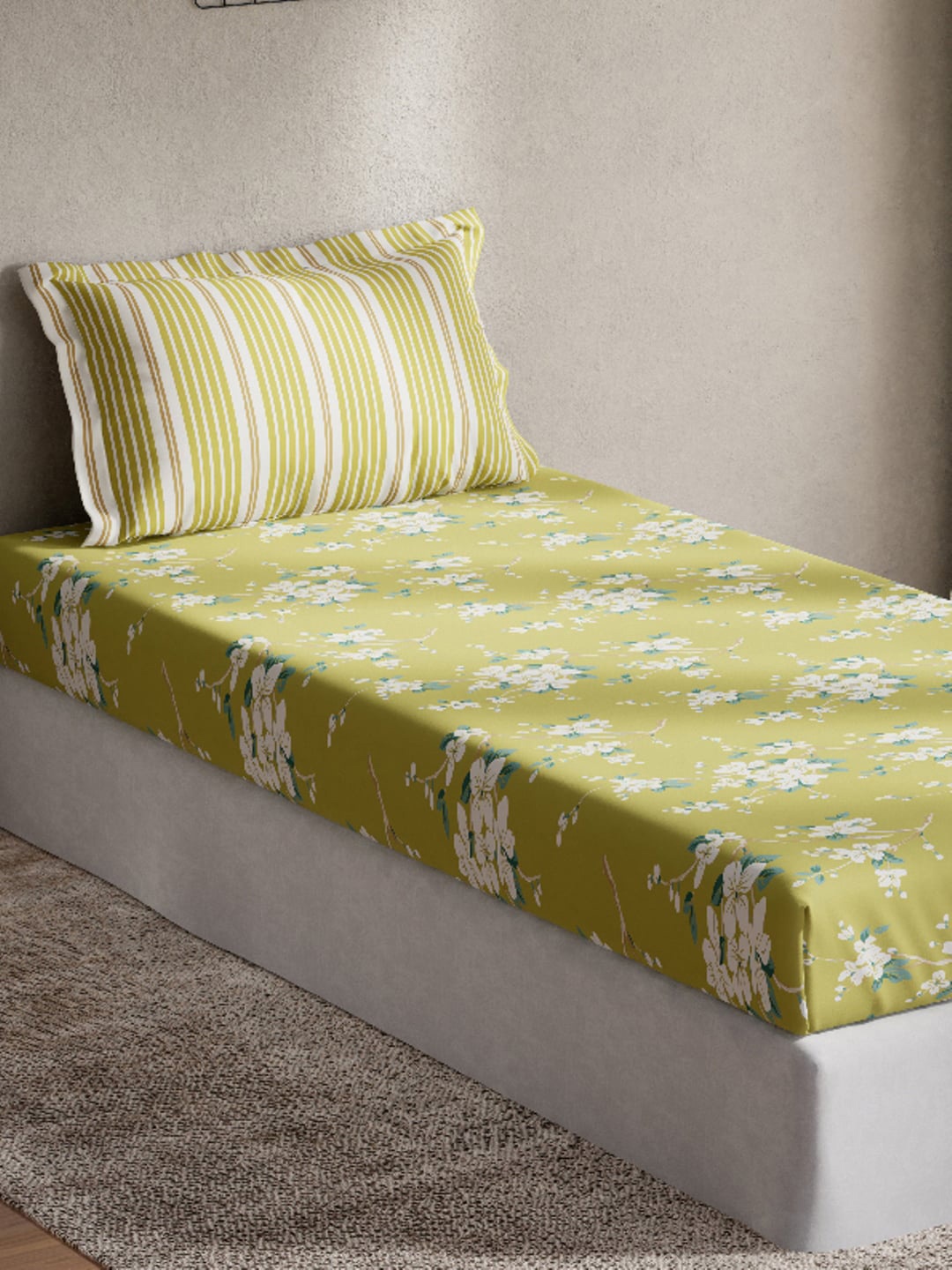 DDecor Green & White Floral Cover 144 TC Single Bedsheet with 1 Pillow Cover, Lime green
DDecor Green & White Floral Cover 144 TC Single Bedsheet with 1 Pillow Cover, Lime green
