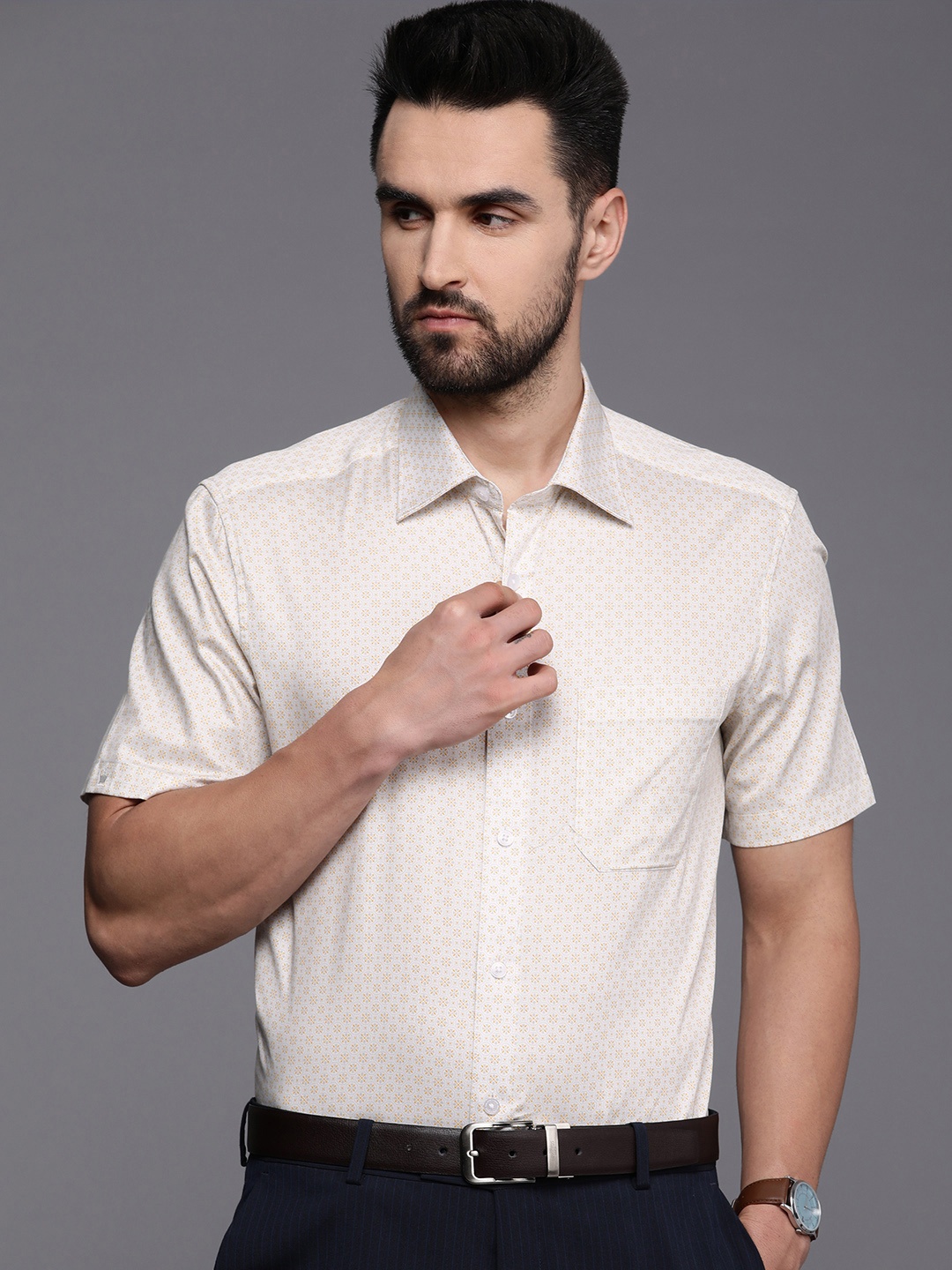 Louis Philippe Men Cream-Coloured Classic Fit Fiesta Collection Printed Pure Cotton Shirt
Louis Philippe Men Cream-Coloured Classic Fit Fiesta Collection Printed Pure Cotton Shirt