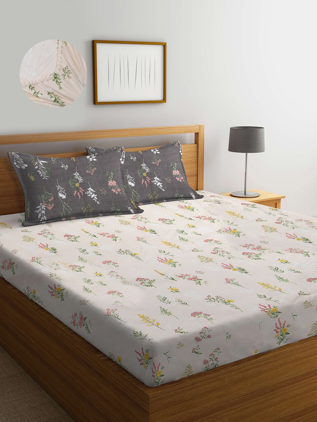 KLOTTHE Unisex Beige Floral 300 TC Fitted Super King Double Bedsheet with 2 Pillow covers
KLOTTHE Unisex Beige Floral 300 TC Fitted Super King Double Bedsheet with 2 Pillow covers