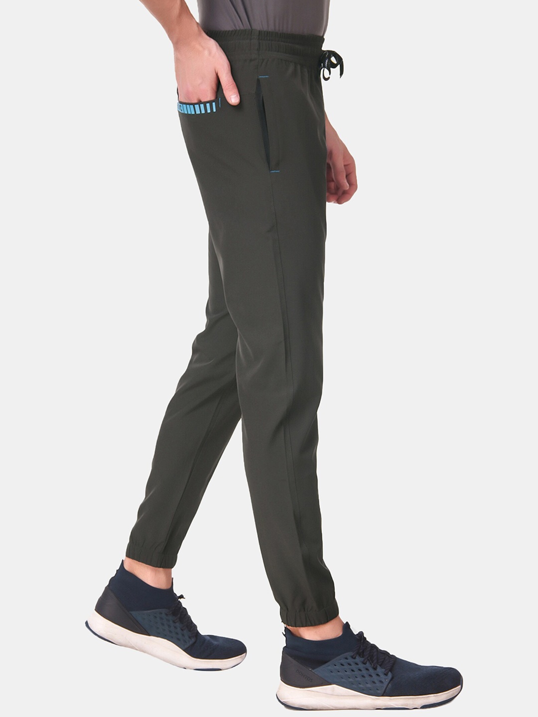 FITINC Men Grey Solid Relaxed-Fit Joggers