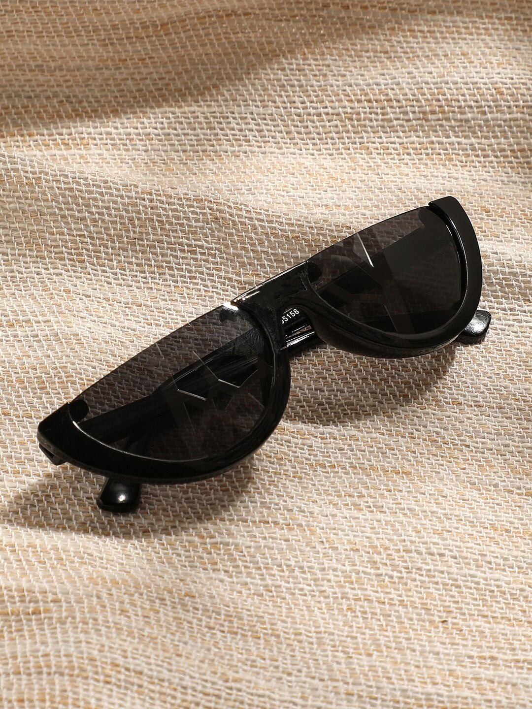 HAUTE SAUCE by Campus Sutra Unisex Black Lens & Black Other Sunglasses with Polarised Lens
HAUTE SAUCE by Campus Sutra Unisex Black Lens & Black Other Sunglasses with Polarised Lens
