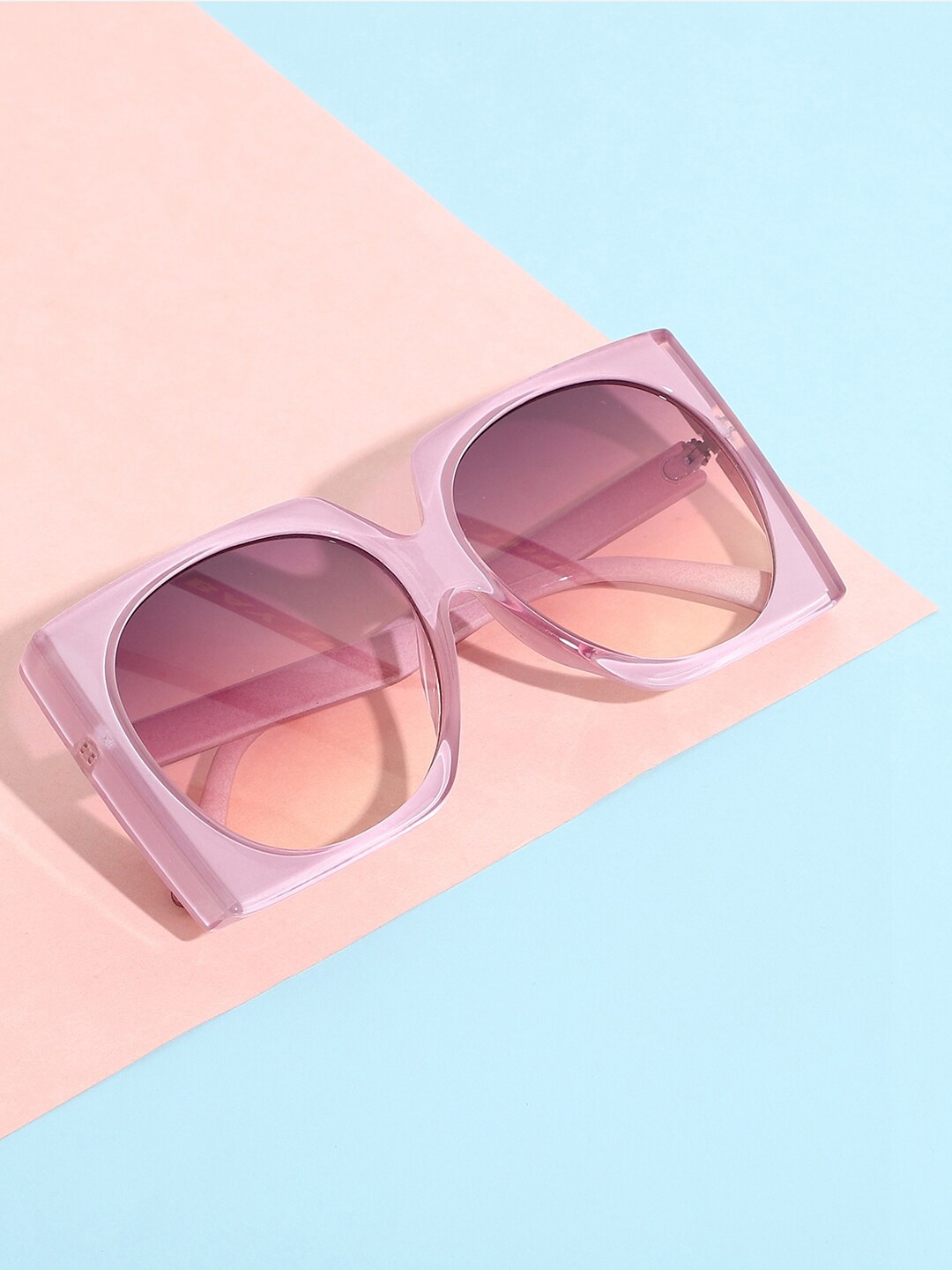 HAUTE SAUCE by Campus Sutra Women Oversized Sunglasses with Polarised Lens, Purple
HAUTE SAUCE by Campus Sutra Women Oversized Sunglasses with Polarised Lens, Purple