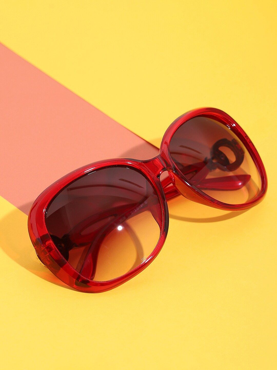 HAUTE SAUCE by Campus Sutra Women Oversized Sunglasses with Polarised Lens AW22_HSSG1420, Brown
HAUTE SAUCE by Campus Sutra Women Oversized Sunglasses with Polarised Lens AW22_HSSG1420, Brown
