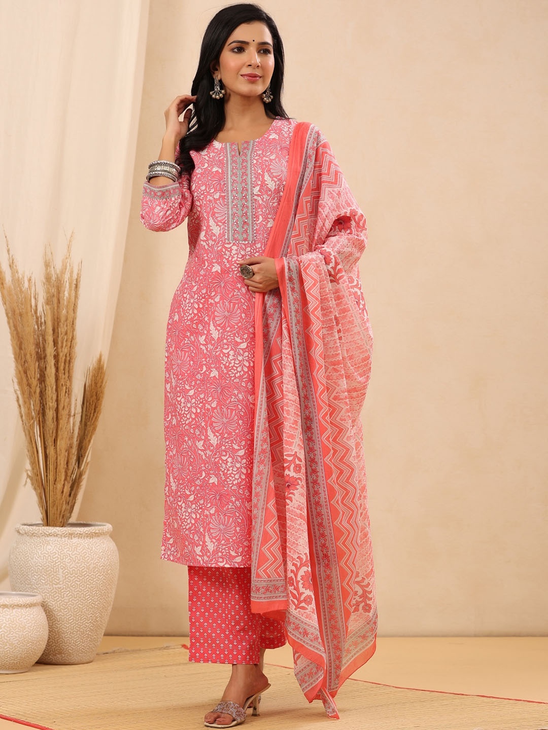 Juniper Women Pink Floral Printed Sequinned Pure Cotton Kurta with Trousers & With Dupatta
Juniper Women Pink Floral Printed Sequinned Pure Cotton Kurta with Trousers & With Dupatta
