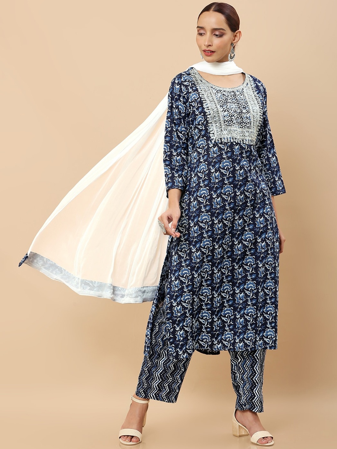 Soch Women Navy Blue Floral Printed Thread Work Pure Cotton Kurta with Trouser & Dupatta
Soch Women Navy Blue Floral Printed Thread Work Pure Cotton Kurta with Trouser & Dupatta