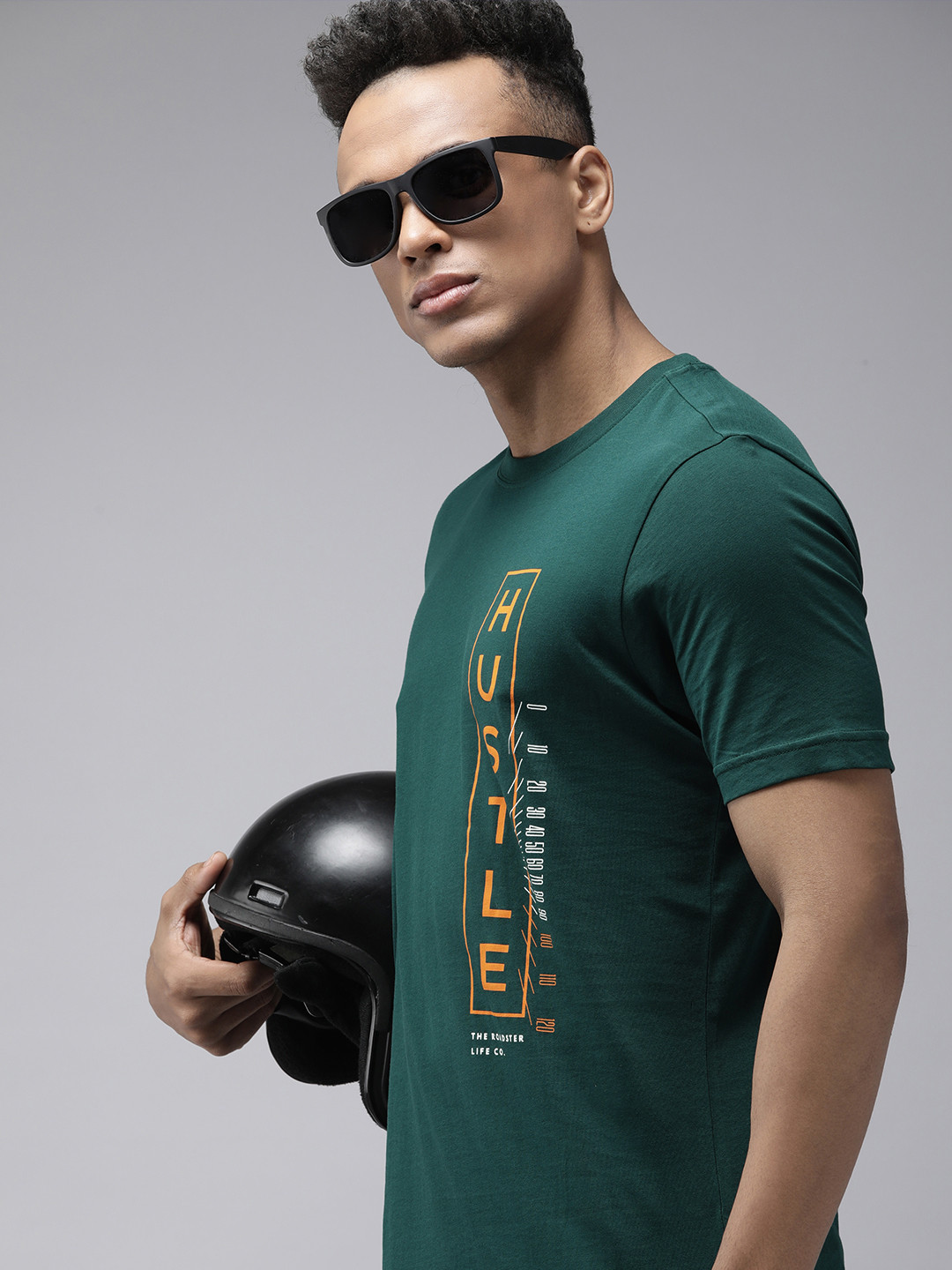 Roadster Men Green Typography Printed Pure Cotton T-shirt
Roadster Men Green Typography Printed Pure Cotton T-shirt