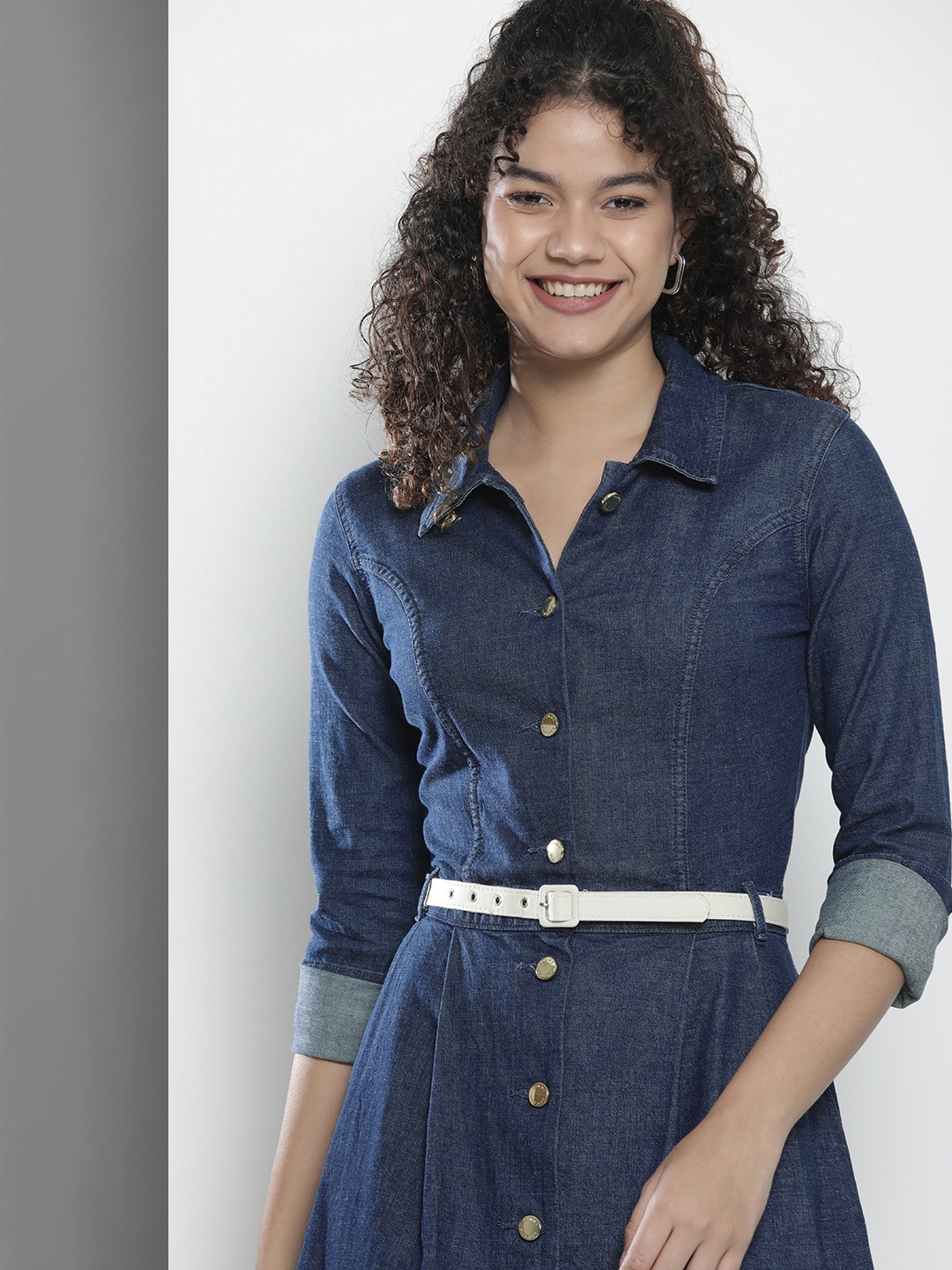 Tommy Hilfiger Blue Solid Shirt Collar Gathered Or Pleated Denim Shirt Style Midi Dress
Tommy Hilfiger Blue Solid Shirt Collar Gathered Or Pleated Denim Shirt Style Midi Dress