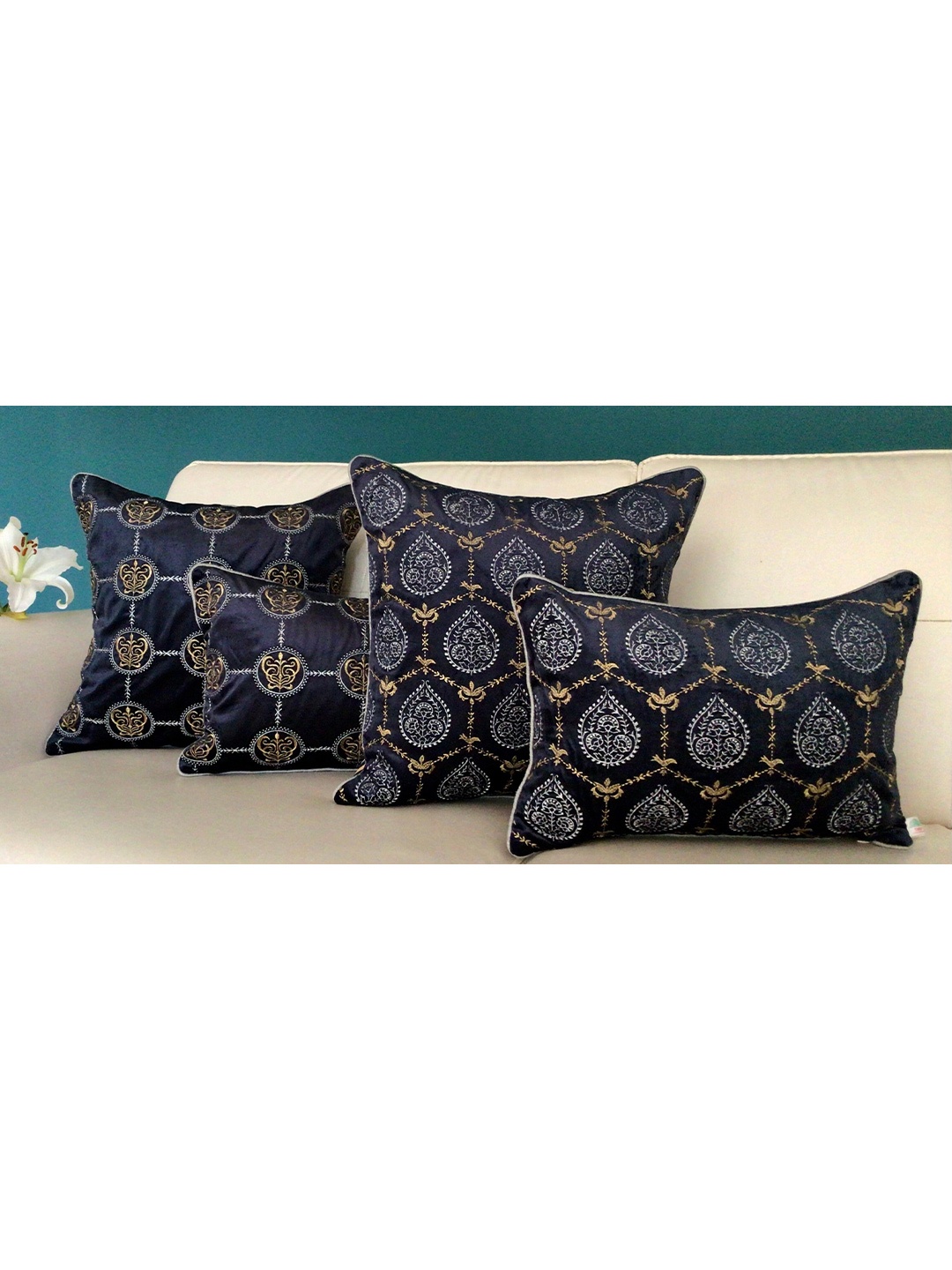 TARA- Sparkling Homes Blue & Gold-Toned Ethnic Motifs Velvet Rectangle Cushion Covers
TARA- Sparkling Homes Blue & Gold-Toned Ethnic Motifs Velvet Rectangle Cushion Covers