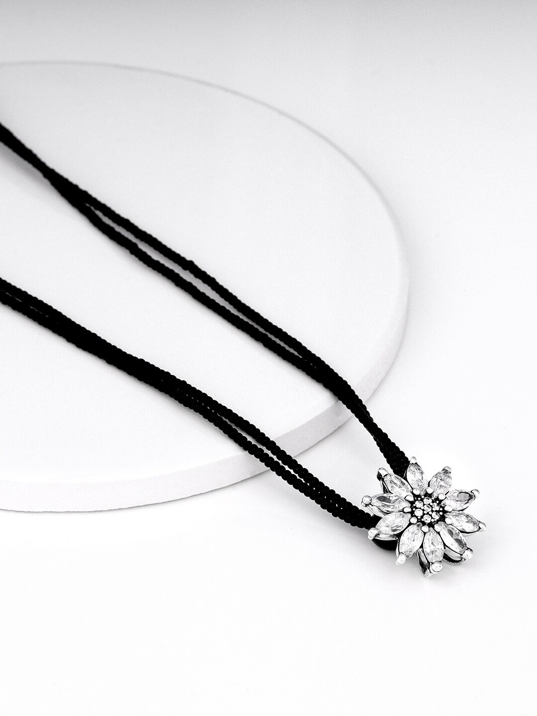 GIVA 925 Sterling Silver Rhodium-Plated Silver-Toned & Black Stones-Studded & Beaded Suryamukhi Mangalsutra
GIVA 925 Sterling Silver Rhodium-Plated Silver-Toned & Black Stones-Studded & Beaded Suryamukhi Mangalsutra