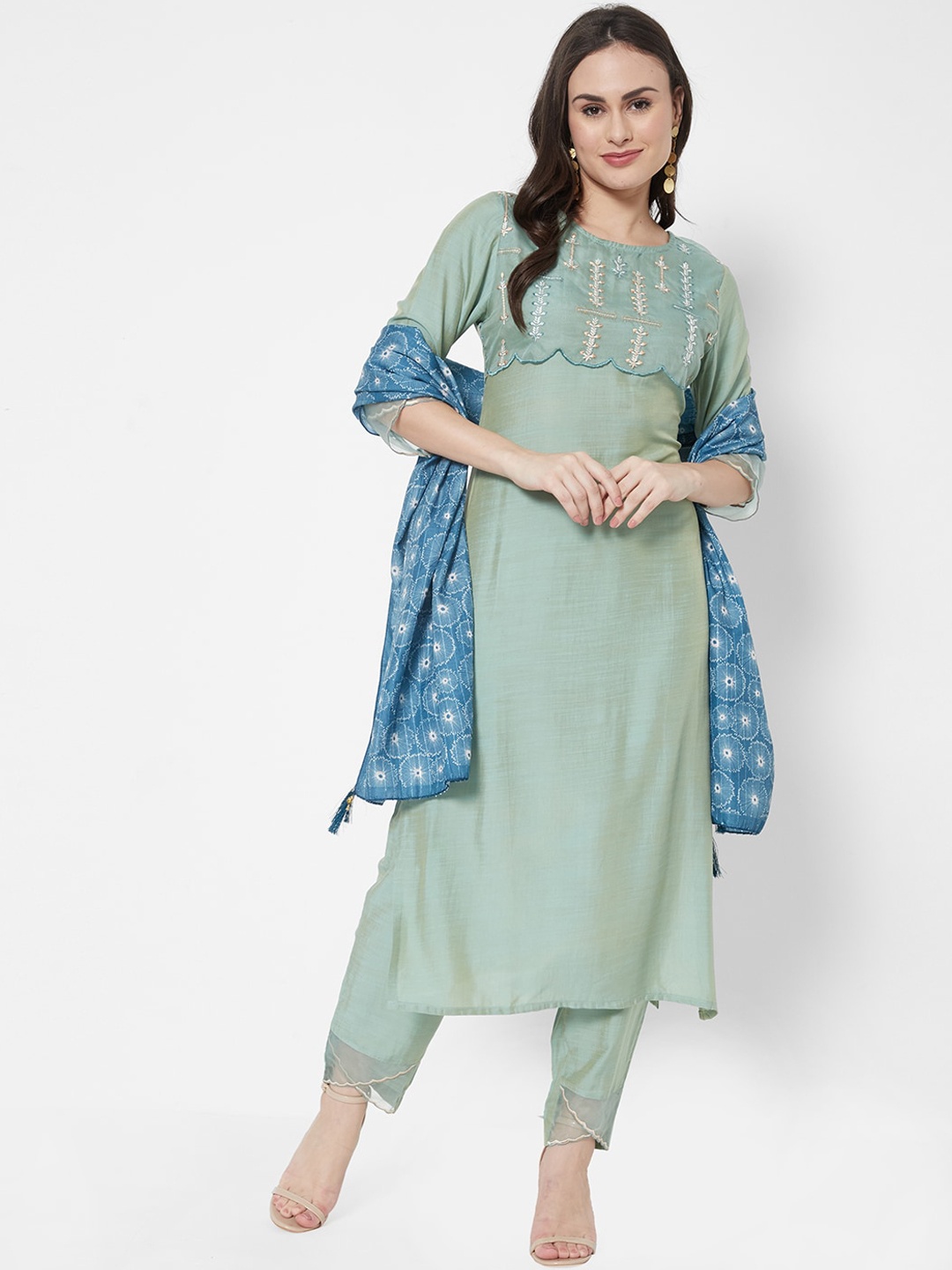 HEEPOSH Women Green Floral Embroidered Thread Work Chanderi Silk Kurta & Trouser & Dupatta
HEEPOSH Women Green Floral Embroidered Thread Work Chanderi Silk Kurta & Trouser & Dupatta