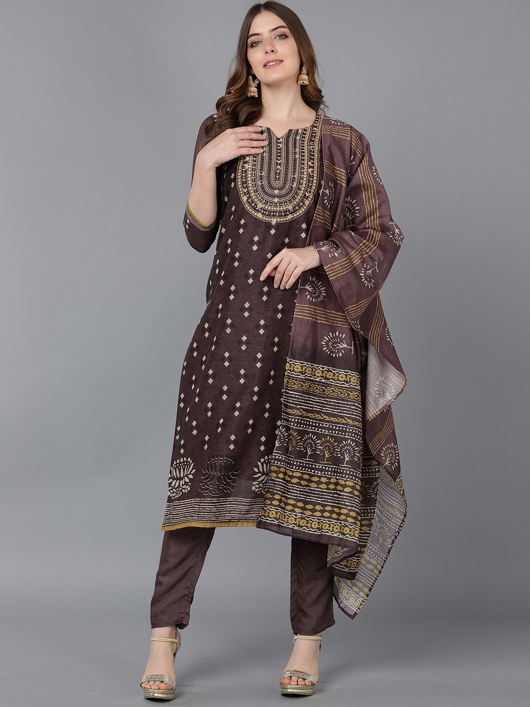 Bani Women Brown Ethnic Motifs Yoke Design Chanderi Cotton Kurta with Trousers & With Dupatta
Bani Women Brown Ethnic Motifs Yoke Design Chanderi Cotton Kurta with Trousers & With Dupatta