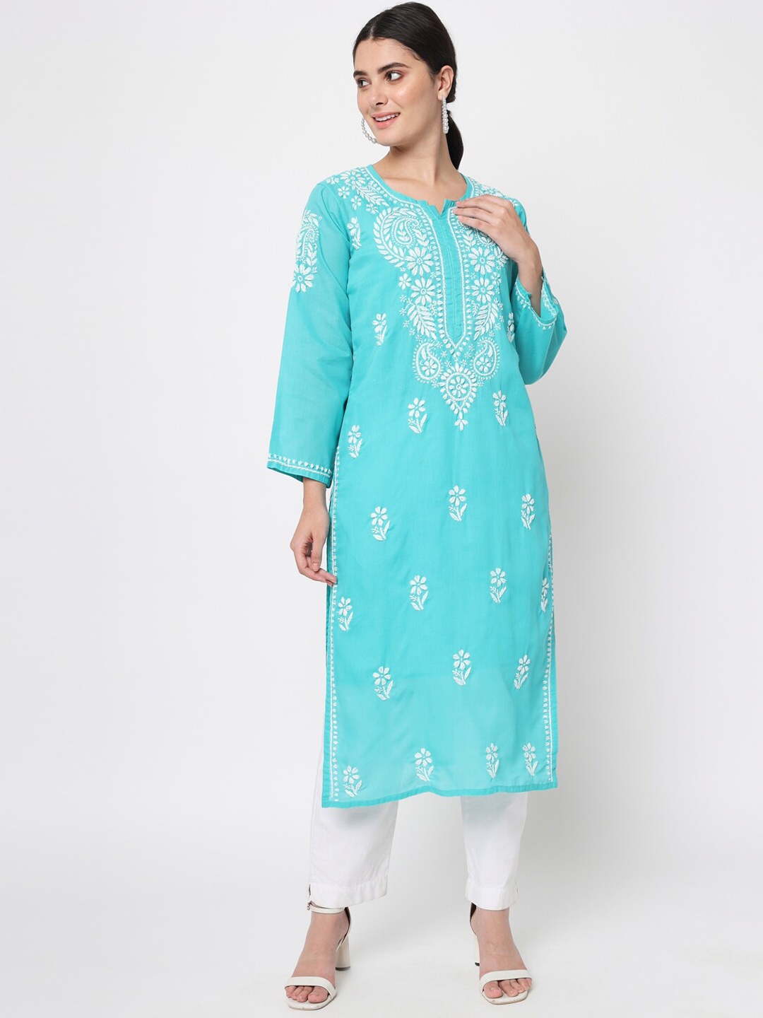 PARAMOUNT CHIKAN Women Sea Green Chikankari Embroidery Green Regular Sleeves Cotton Kurta
PARAMOUNT CHIKAN Women Sea Green Chikankari Embroidery Green Regular Sleeves Cotton Kurta