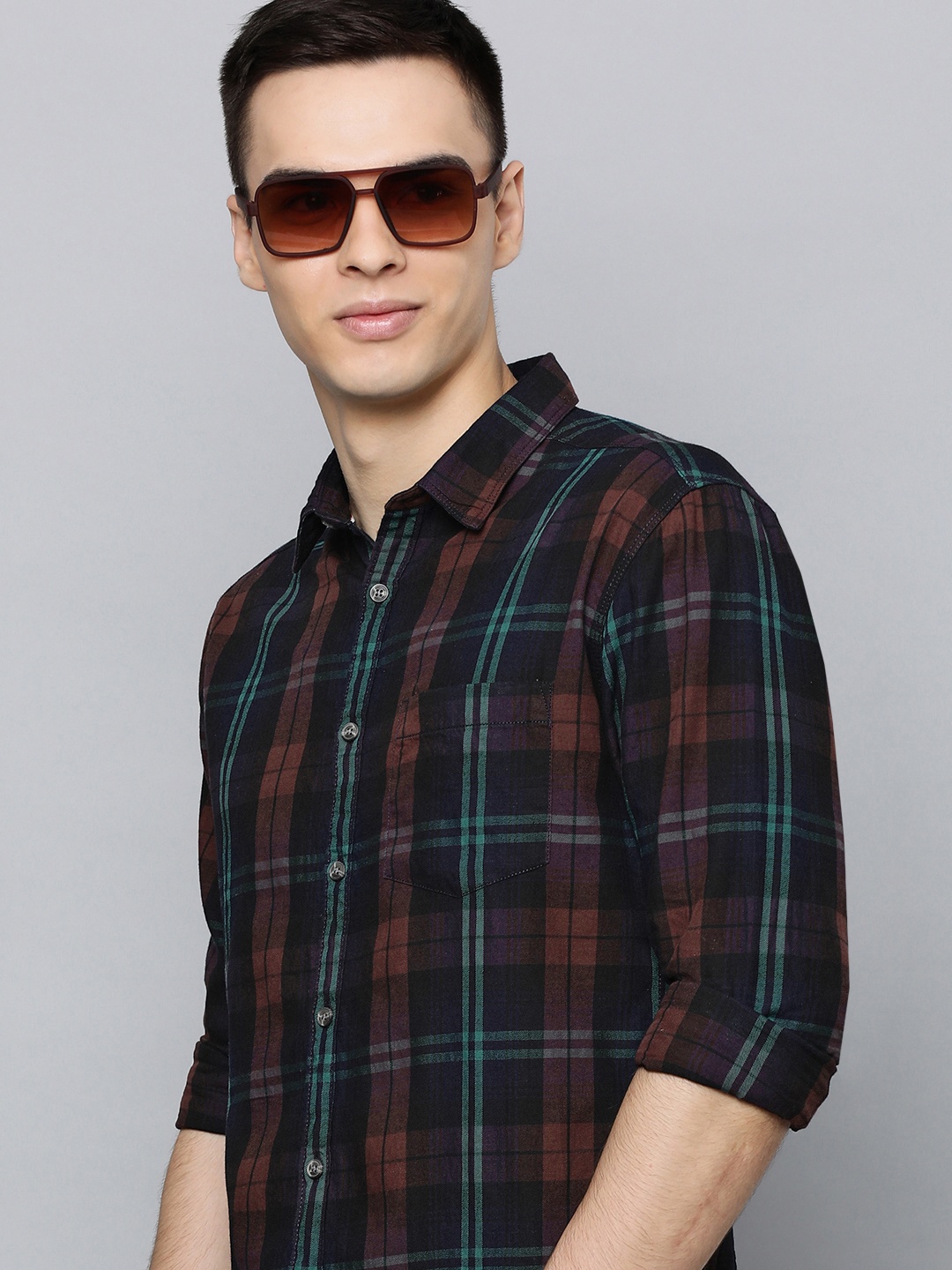 Flying Machine Men Navy Blue & Maroon Slim Fit Tartan Checked Pure Cotton Casual Shirt
Flying Machine Men Navy Blue & Maroon Slim Fit Tartan Checked Pure Cotton Casual Shirt