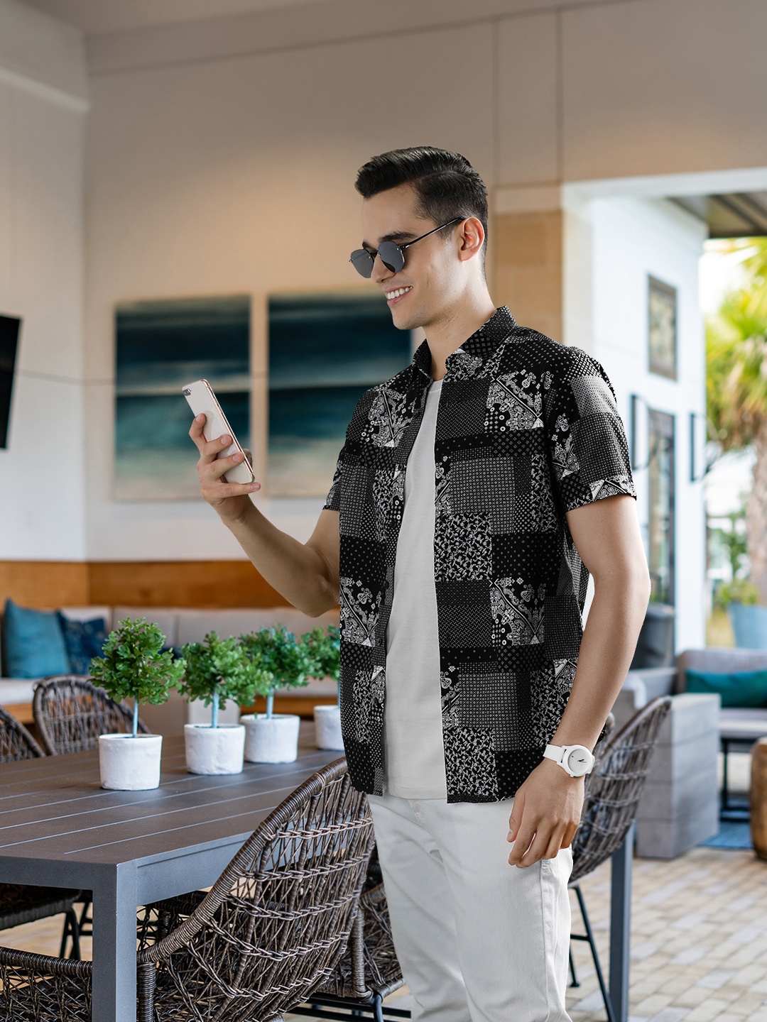 Flying Machine Men Black Standard Slim Fit Ethnic Motifs Printed Pure Cotton Casual Shirt
Flying Machine Men Black Standard Slim Fit Ethnic Motifs Printed Pure Cotton Casual Shirt