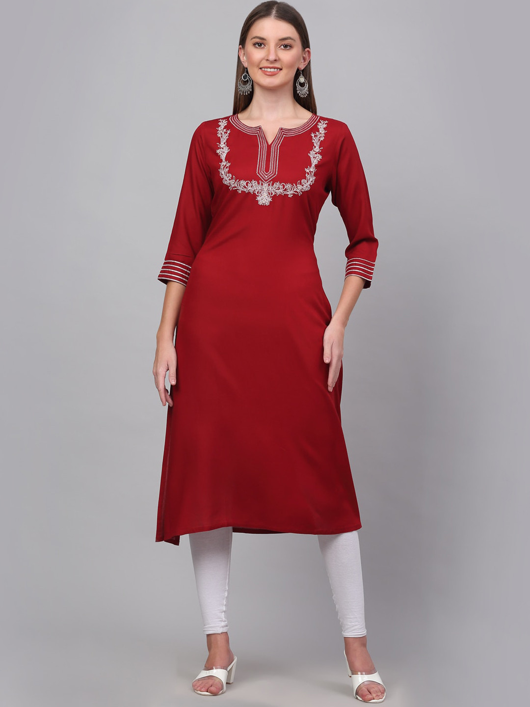 Assamica Women Maroon Yoke Design Keyhole Neck Flared Sleeves Gotta Patti Kaftan Kurta
Assamica Women Maroon Yoke Design Keyhole Neck Flared Sleeves Gotta Patti Kaftan Kurta