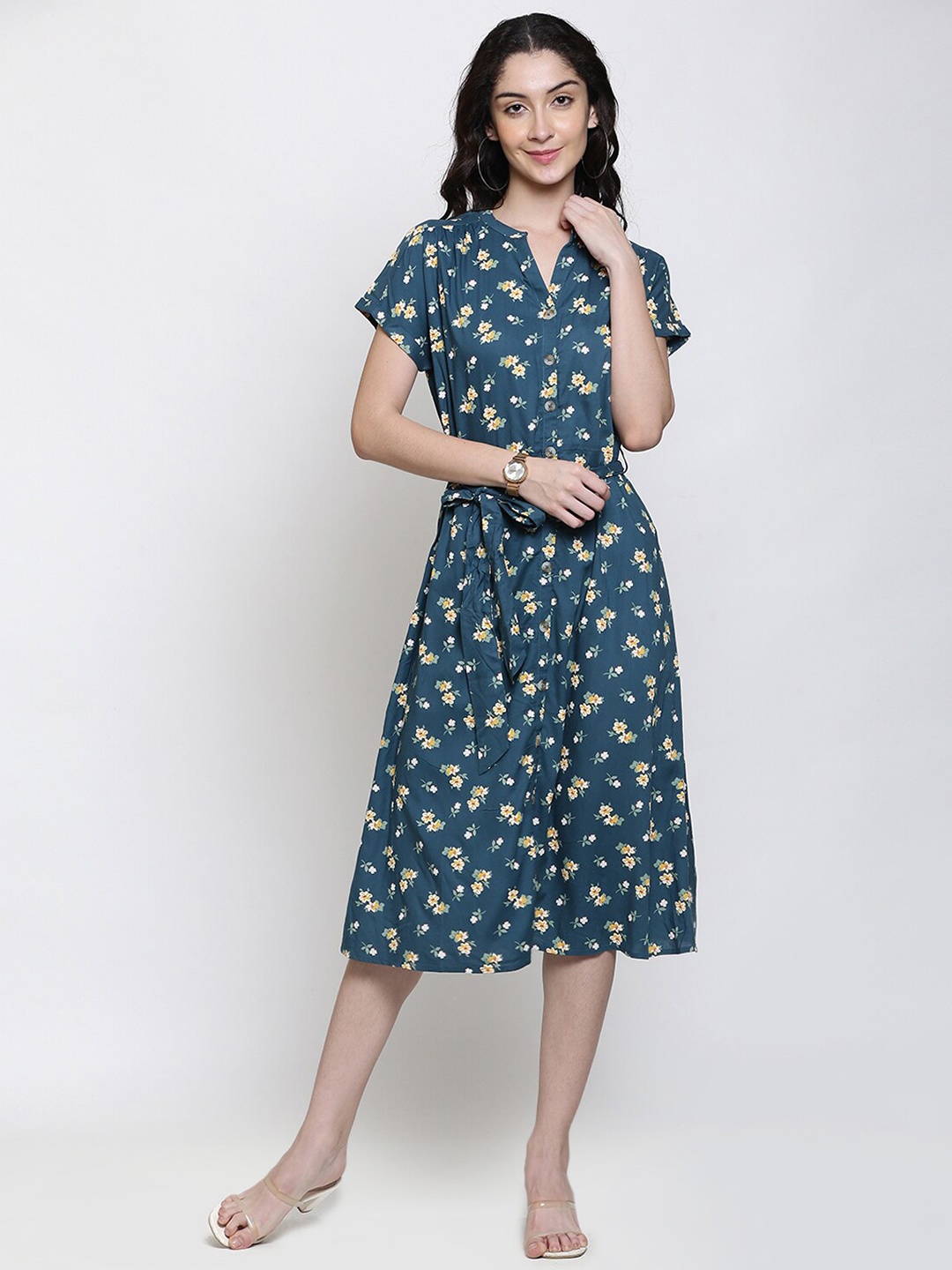 Retrobelaa Women Blue Floral Georgette A-Line Midi Dress
