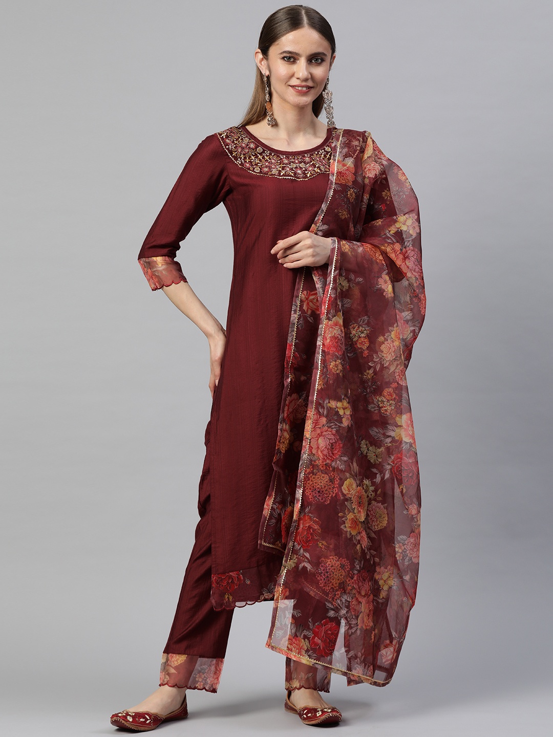 SheWill Women Maroon Floral Yoke Design Gotta Patti Kurta with Trousers & With Dupatta
SheWill Women Maroon Floral Yoke Design Gotta Patti Kurta with Trousers & With Dupatta