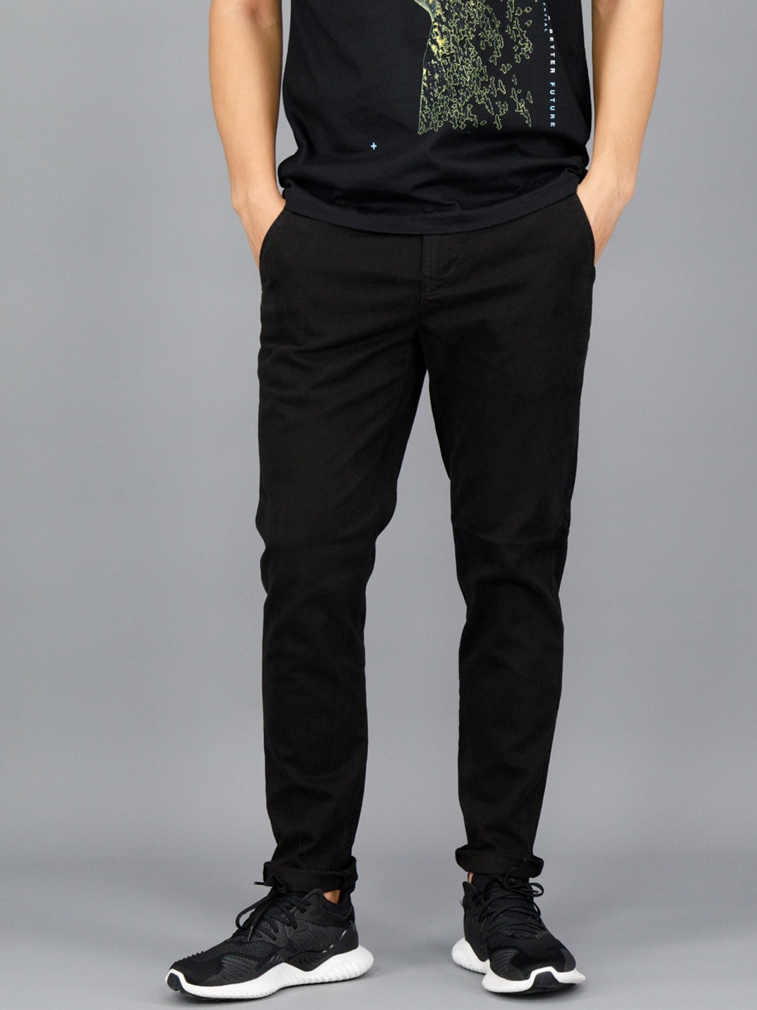 FREESOUL Men Black Solid Trousers