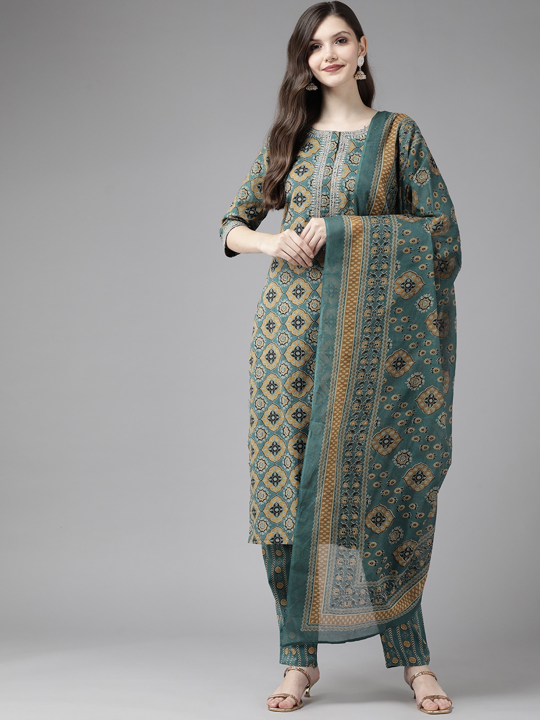 Ginni Arora Label Women Blue Ethnic Motifs Printed Pure Cotton Kurta with Trousers & With Dupatta
Ginni Arora Label Women Blue Ethnic Motifs Printed Pure Cotton Kurta with Trousers & With Dupatta