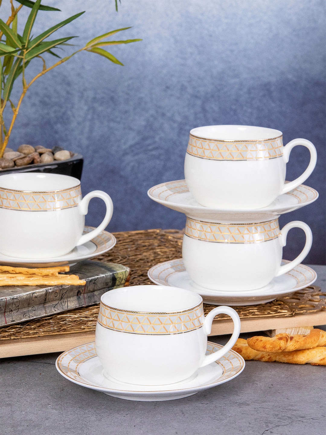 White Gold White & Gold Set Of 6 Printed Porcelain Glossy Cups and Saucers 160 ml Each
White Gold White & Gold Set Of 6 Printed Porcelain Glossy Cups and Saucers 160 ml Each