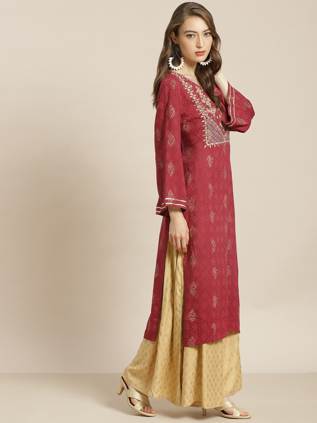 Juniper Women Red And Gold Ethnic Motif Print Embroidered And Embellished Yoke Kurta
Juniper Women Red And Gold Ethnic Motif Print Embroidered And Embellished Yoke Kurta
