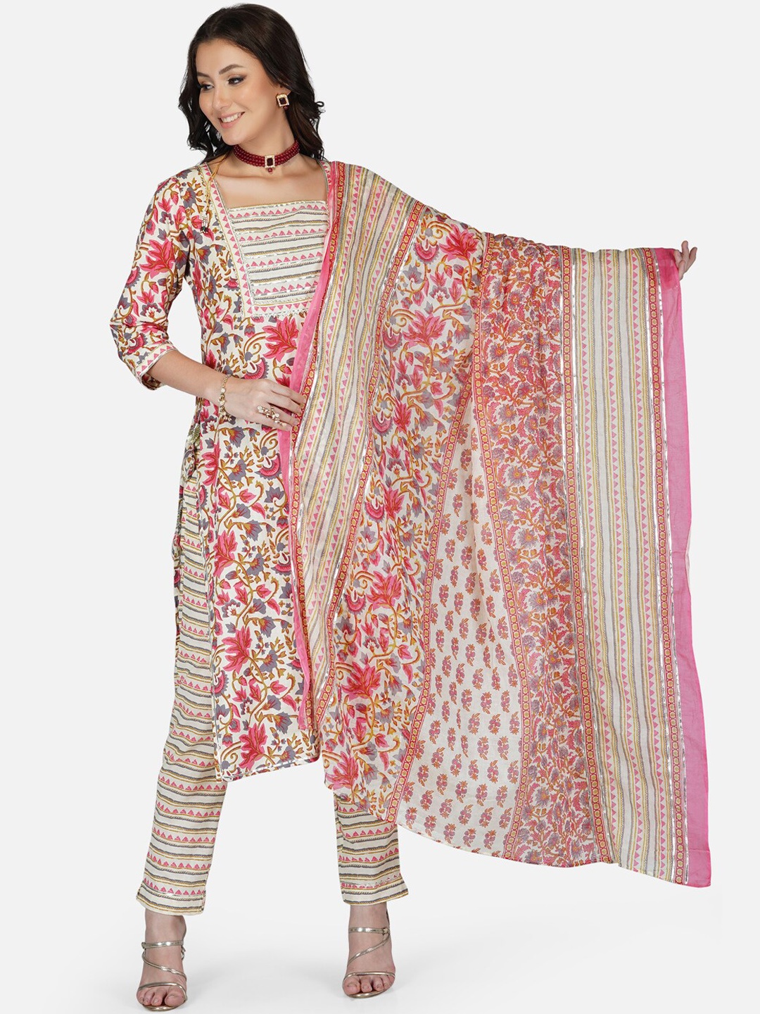 METRO-FASHION Women Pink Floral Printed Gotta Patti Kurta with Trousers & With Dupatta
METRO-FASHION Women Pink Floral Printed Gotta Patti Kurta with Trousers & With Dupatta