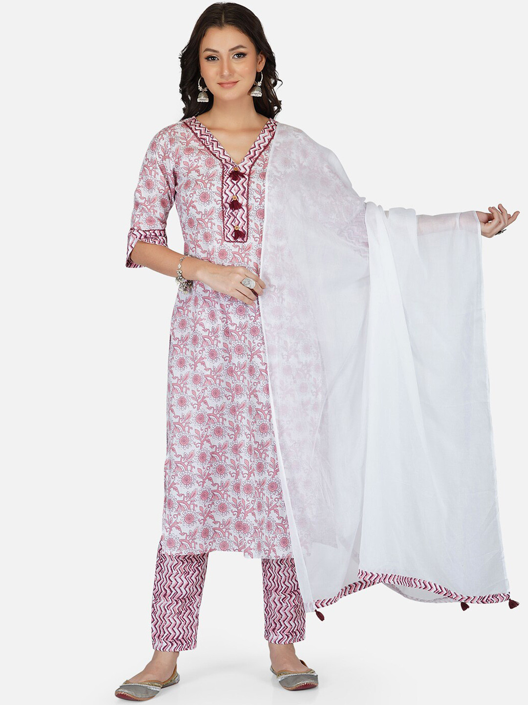 METRO-FASHION Women Maroon Printed Thread Work Pure Cotton Kurta with Trousers & With Dupatta 
METRO-FASHION Women Maroon Printed Thread Work Pure Cotton Kurta with Trousers & With Dupatta