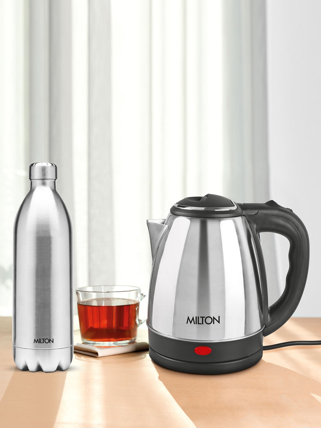 Milton Silver-Toned Set Go Electro Electric Kettle 1.2L With Duo DLX Water Bottle 1.5L
Milton Silver-Toned Set Go Electro Electric Kettle 1.2L With Duo DLX Water Bottle 1.5L