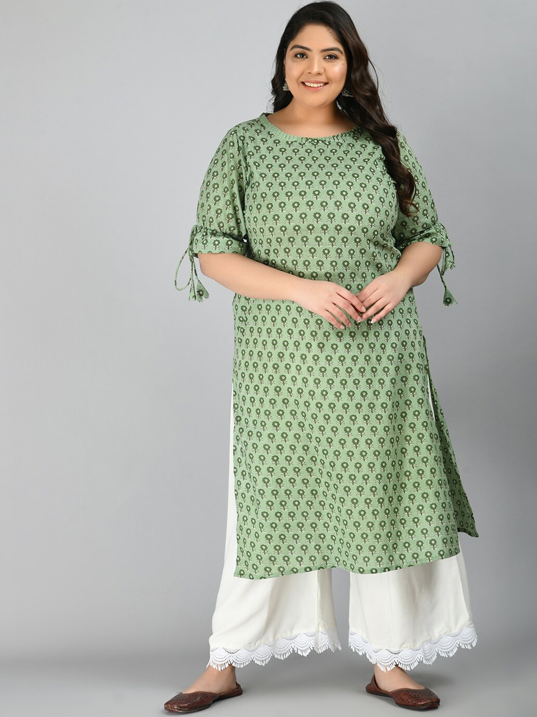 PrettyPlus by Desinoor com Women Green Ethnic Motifs Printed Flared Sleeves Kurta
PrettyPlus by Desinoor com Women Green Ethnic Motifs Printed Flared Sleeves Kurta