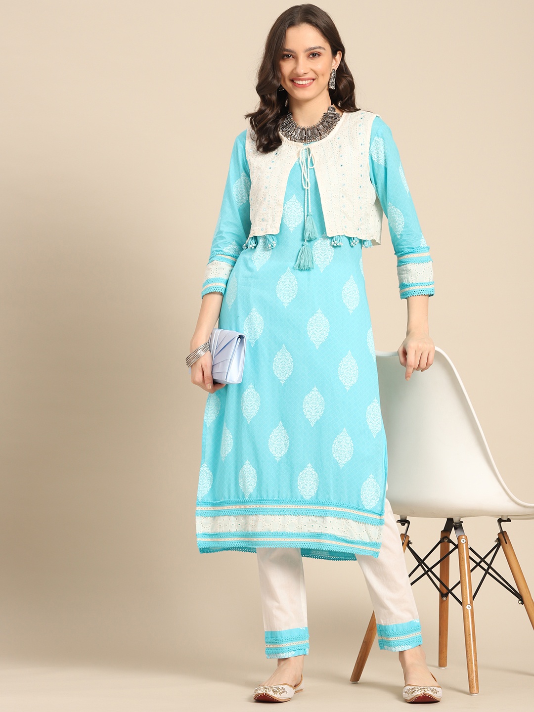 Sangria Women Blue Ethnic Printed Crochet Detail Pure Cotton Kurta with Trousers & Jacket
Sangria Women Blue Ethnic Printed Crochet Detail Pure Cotton Kurta with Trousers & Jacket