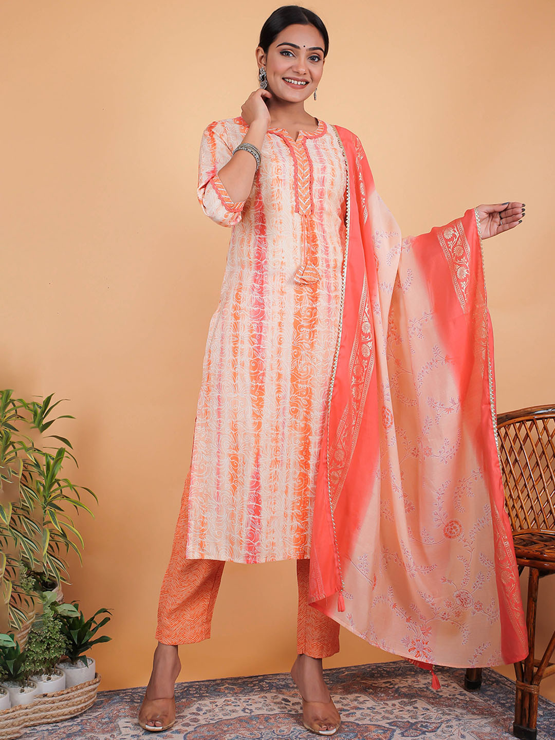 ETHNIC STREET Women Pink Floral Printed Chanderi Cotton Kurta with Trousers & With Dupatta
ETHNIC STREET Women Pink Floral Printed Chanderi Cotton Kurta with Trousers & With Dupatta