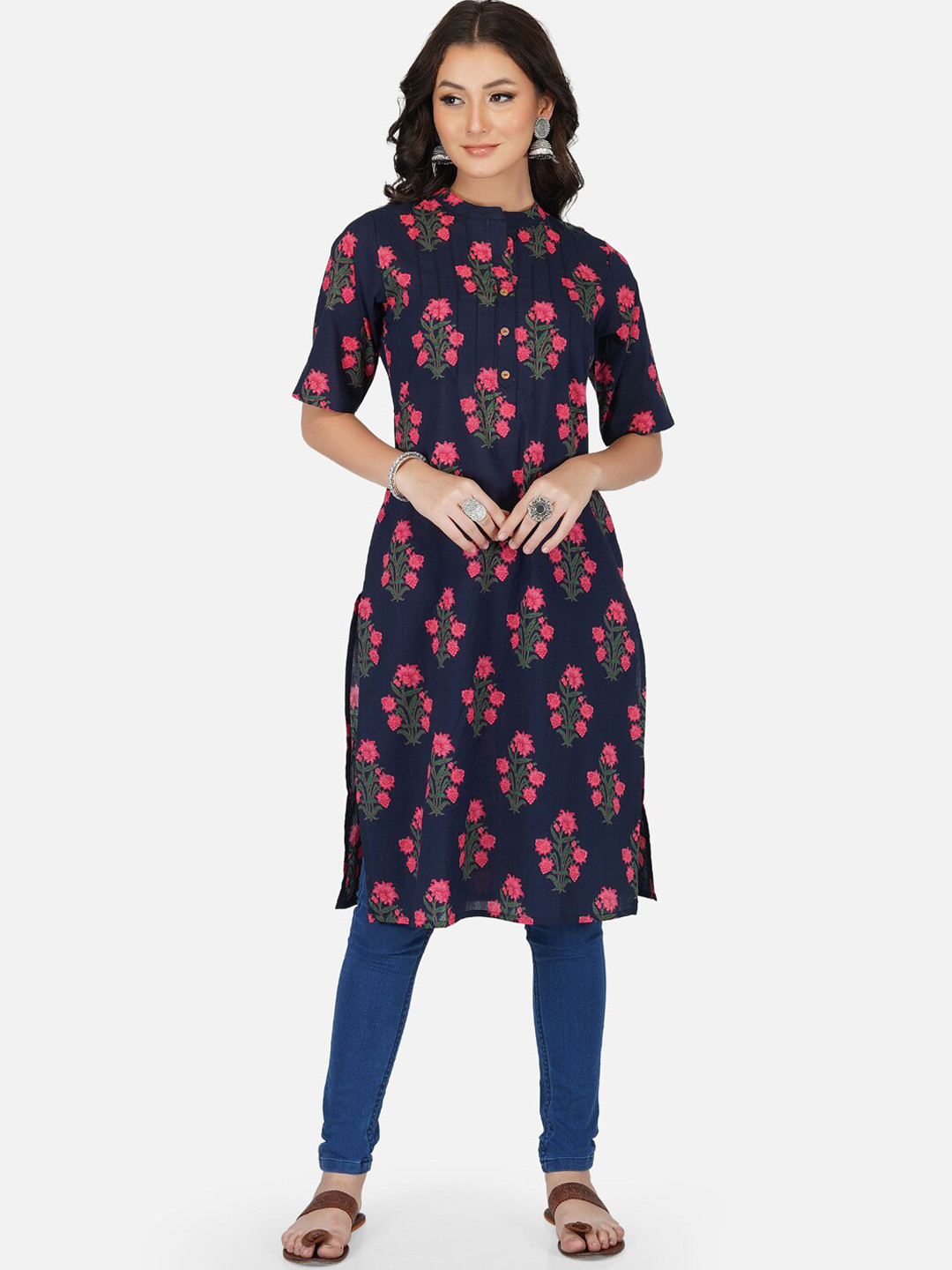 METRO-FASHION Women Pink Floral Printed Flared Sleeves Thread Work Floral Kurta
METRO-FASHION Women Pink Floral Printed Flared Sleeves Thread Work Floral Kurta