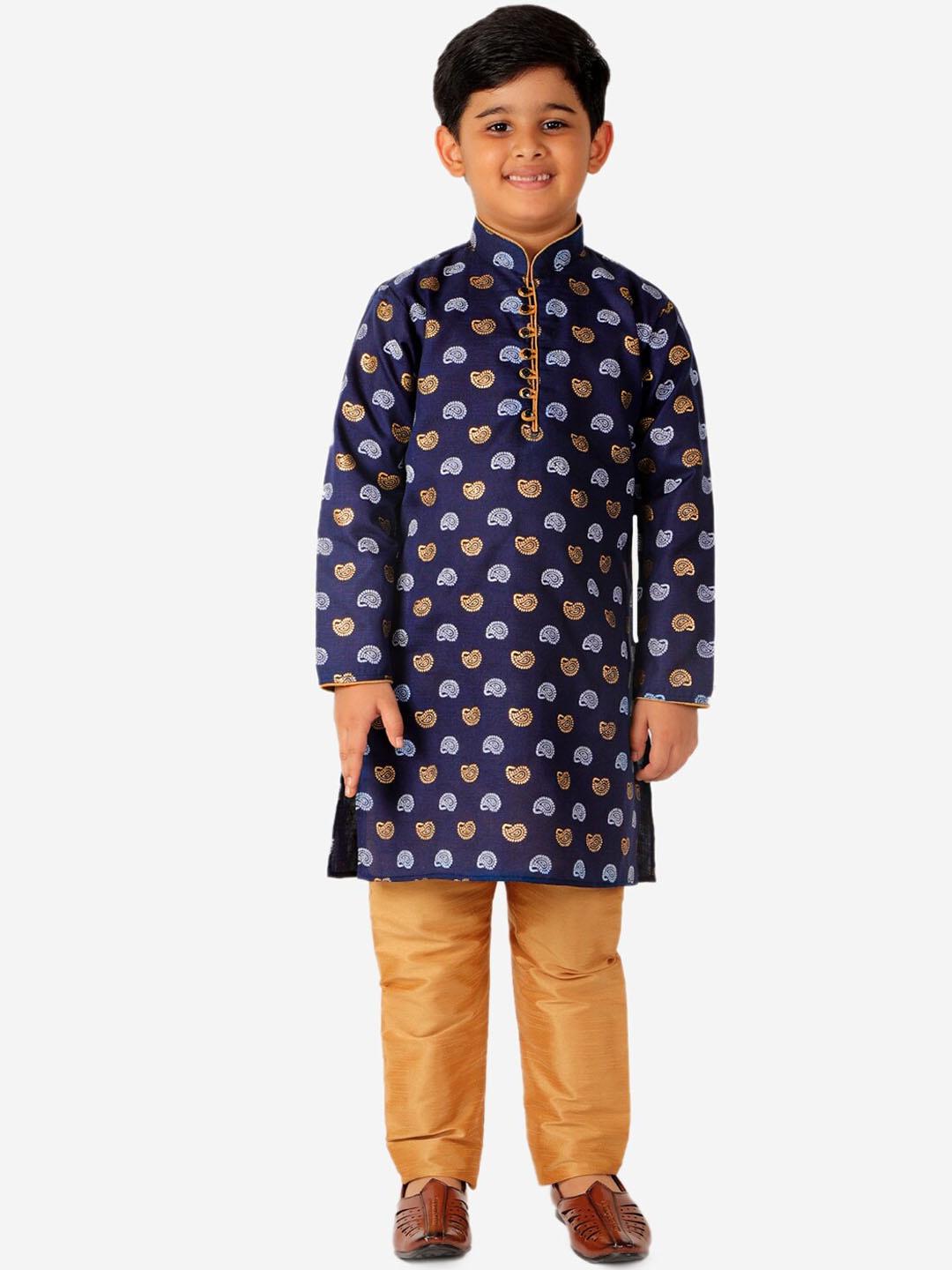 Pro-Ethic STYLE DEVELOPER Boys Paisley Printed Pure Cotton Kurta with Pyjamas, Navy blue
Pro-Ethic STYLE DEVELOPER Boys Paisley Printed Pure Cotton Kurta with Pyjamas, Navy blue