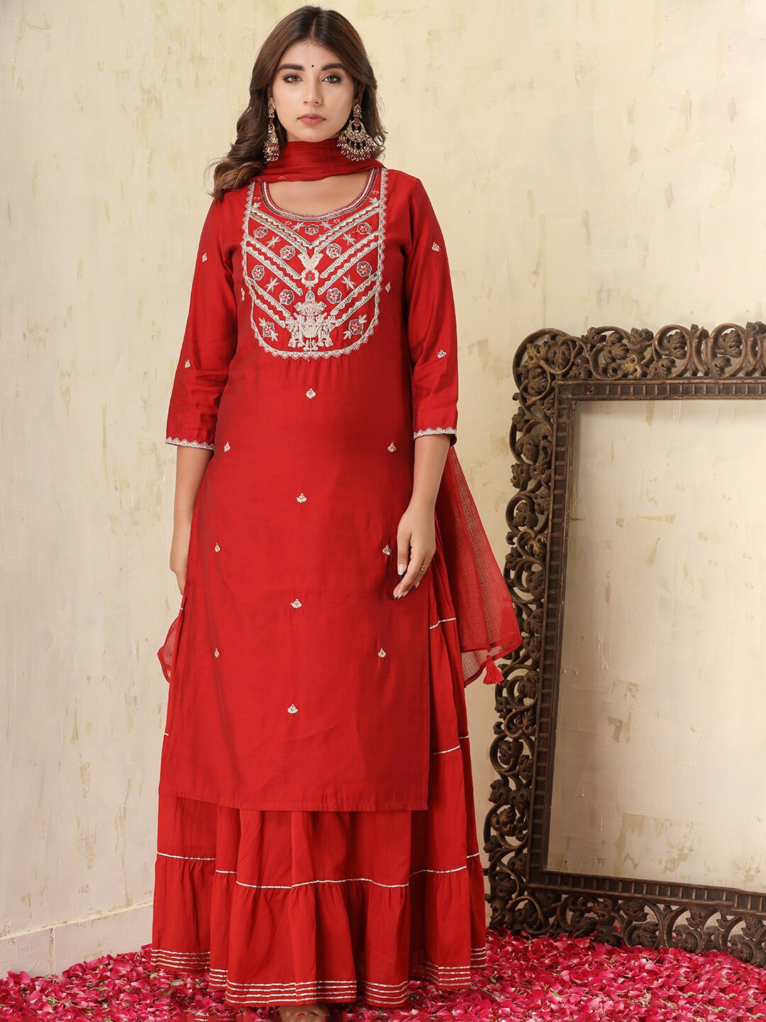 KAAJH Women Red Floral Embroidered Sequinned Pure Silk Kurta with Skirt & With Dupatta
KAAJH Women Red Floral Embroidered Sequinned Pure Silk Kurta with Skirt & With Dupatta