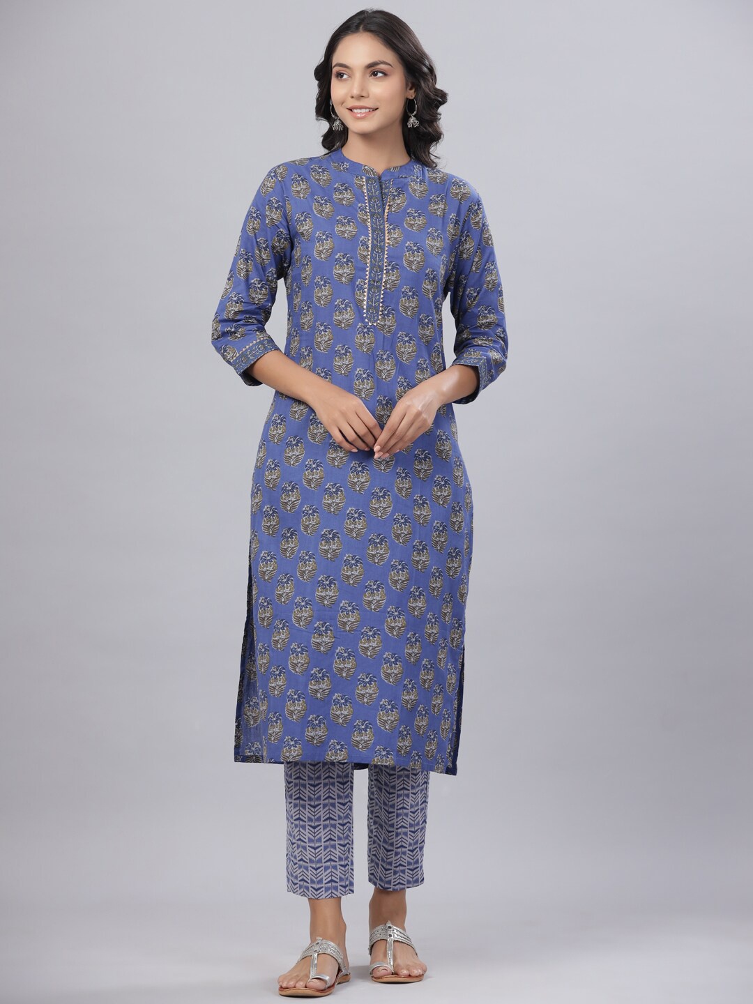 Juniper Women Blue Floral Printed Thread Work Pure Cotton Kurta with Trousers & With Dupatta
Juniper Women Blue Floral Printed Thread Work Pure Cotton Kurta with Trousers & With Dupatta