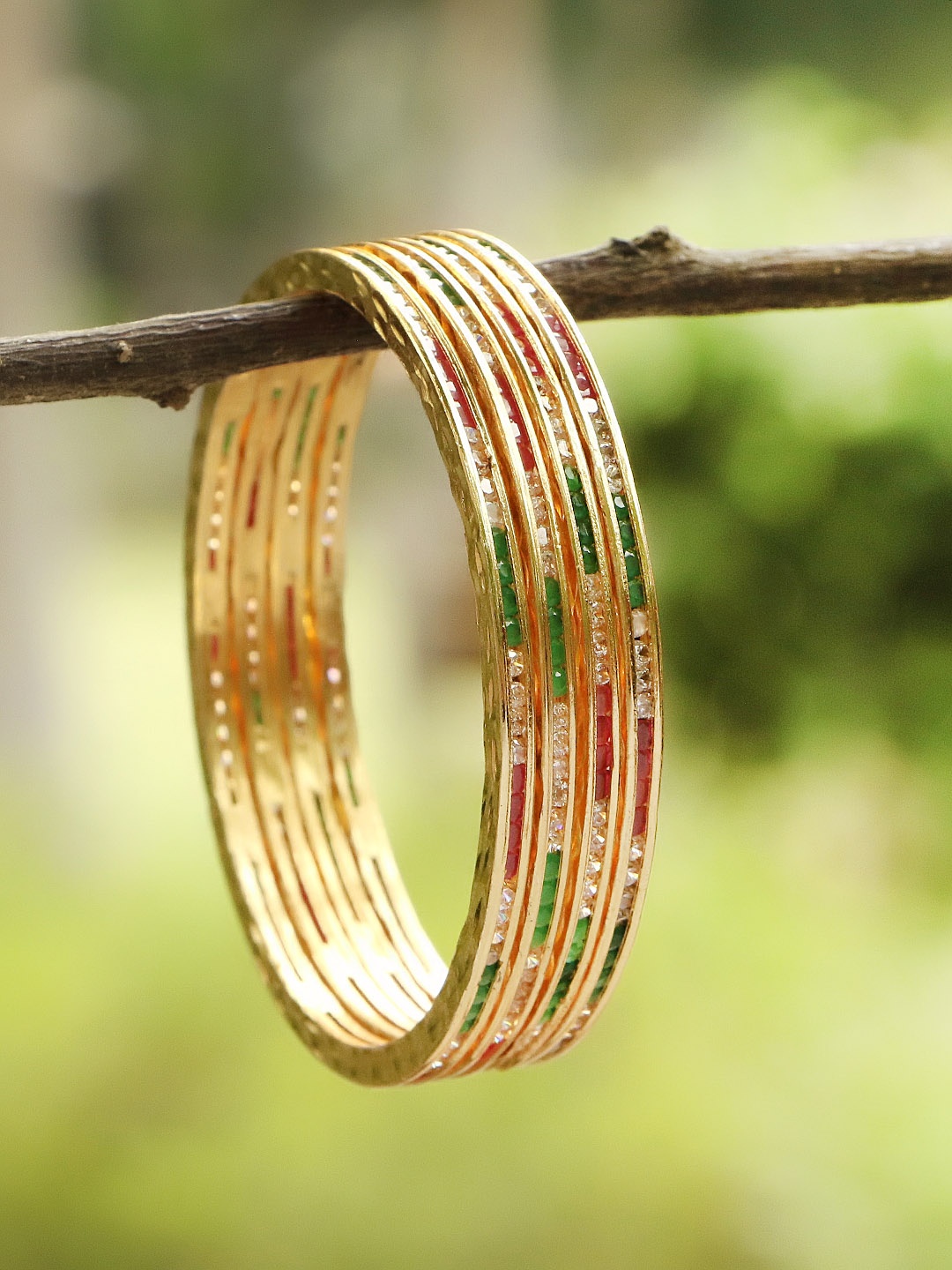 Adwitiya Collection Set Of 4 Gold-Plated Red & White Stones Studded Traditional Bangles
Adwitiya Collection Set Of 4 Gold-Plated Red & White Stones Studded Traditional Bangles