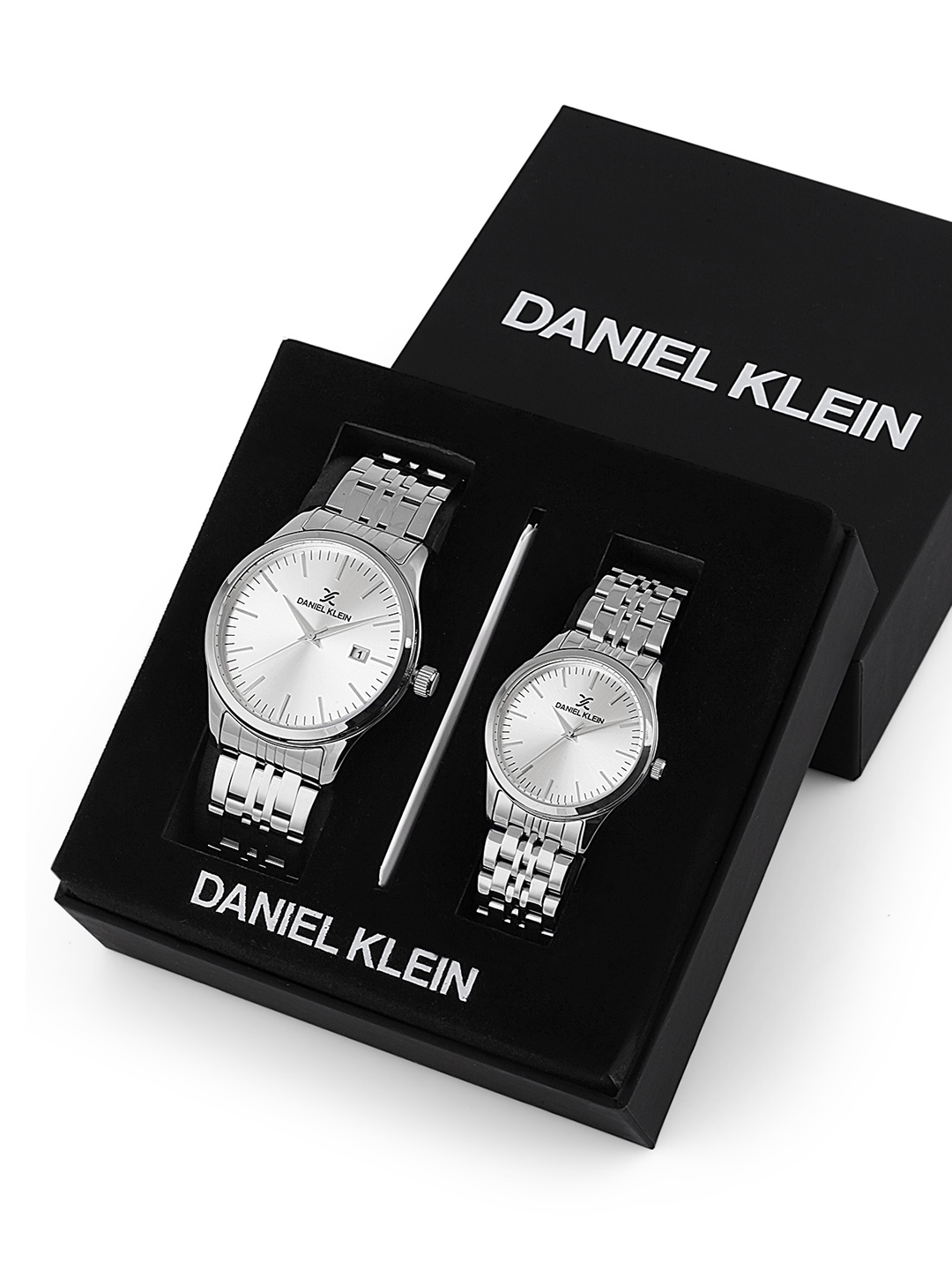 Daniel Klein Silver-Toned Dial & Bracelet Strap His & Her Analogue Watch DK.1.13299-1
Daniel Klein Silver-Toned Dial & Bracelet Strap His & Her Analogue Watch DK.1.13299-1